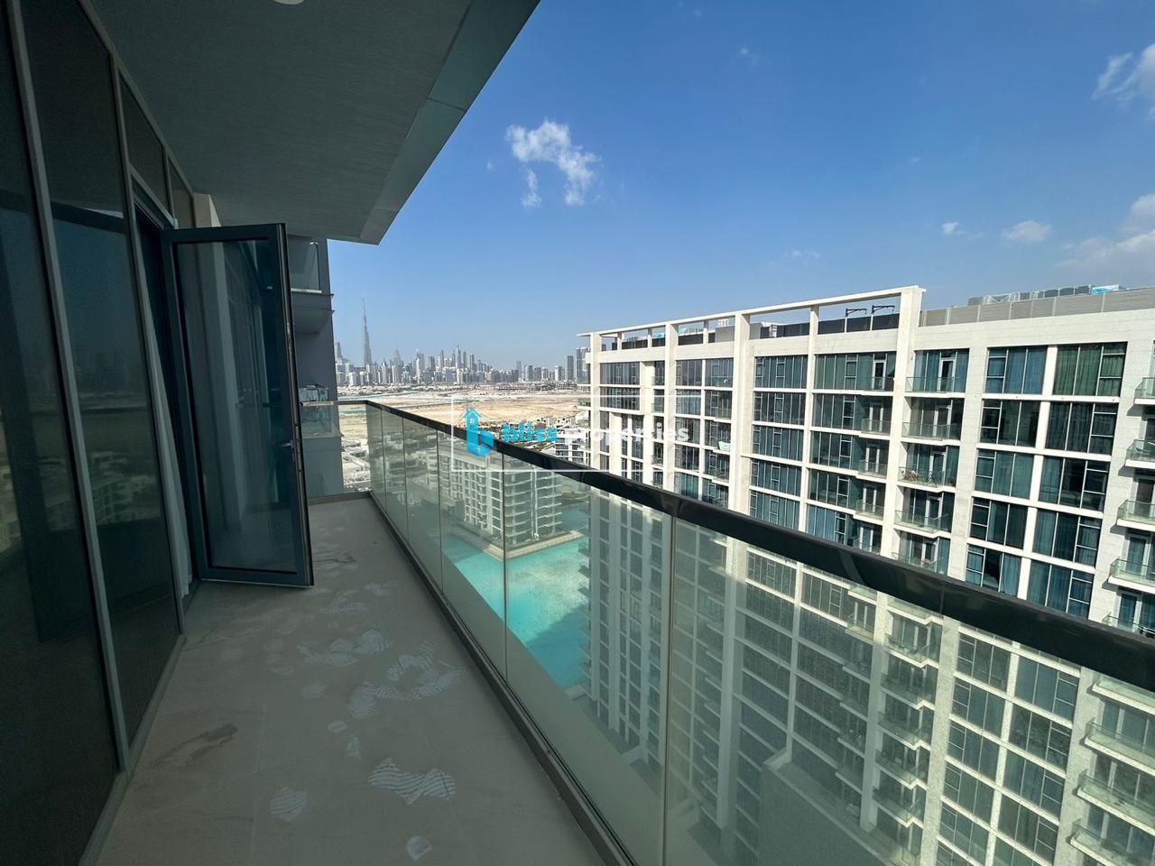 HIGH FLOOR | LARGE LAYOUT | CORNER UNIT