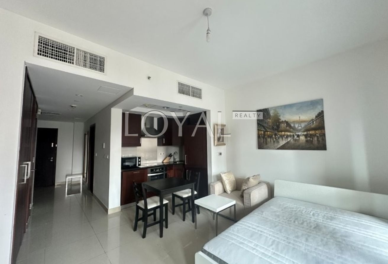 Lovely Fully Furnished Studio Apartment / High Floor