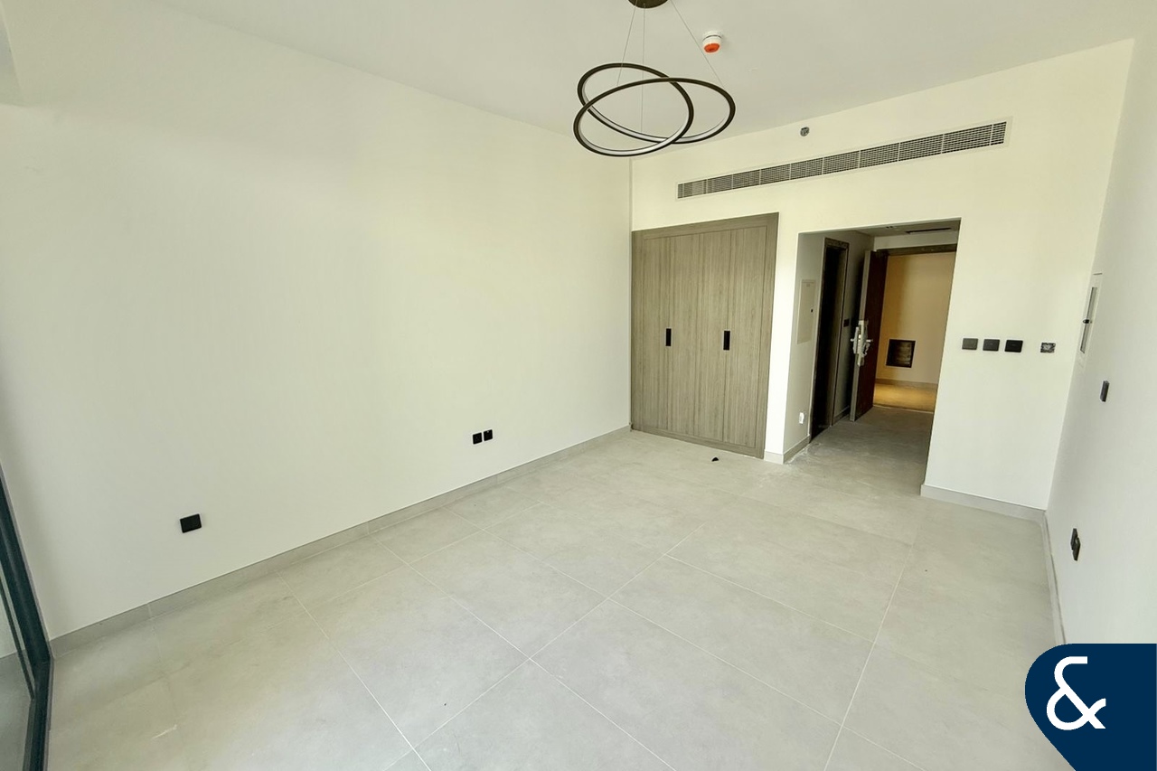 Studio | Vacant | Brand New | One Bath