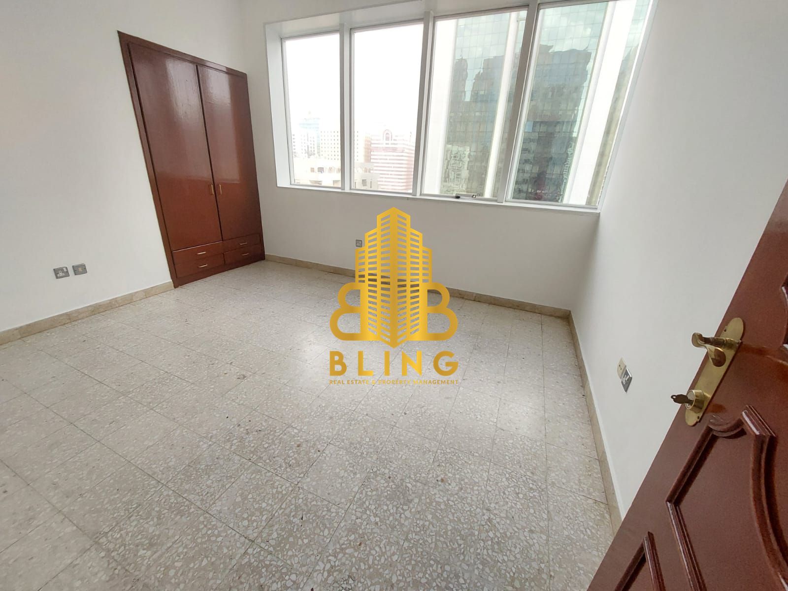 Splendid 3BHK With Built-In Cupboards & Closed Kitchen