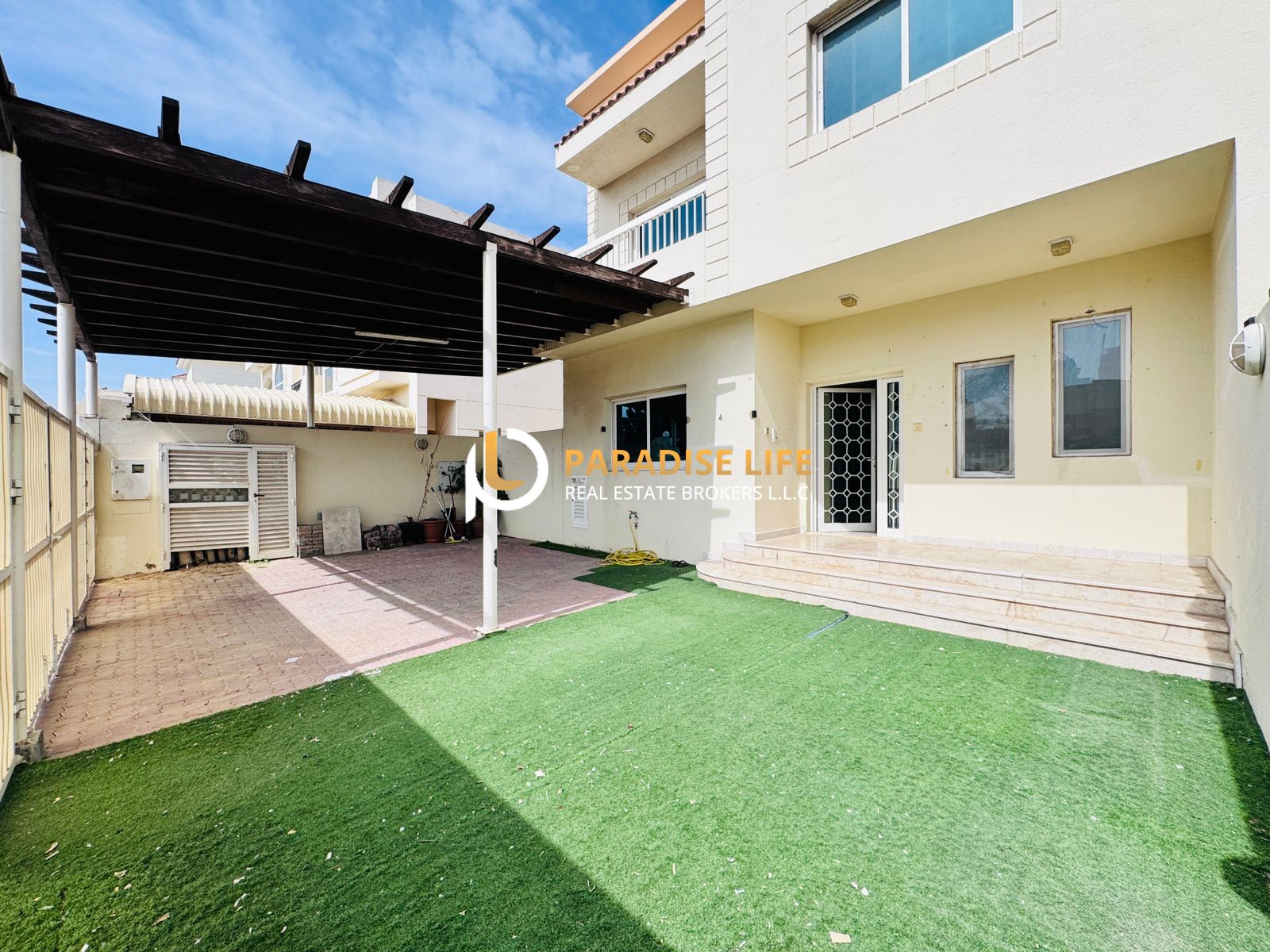 Semi detached villa 3 bed room front yard shared pool for rent 125k