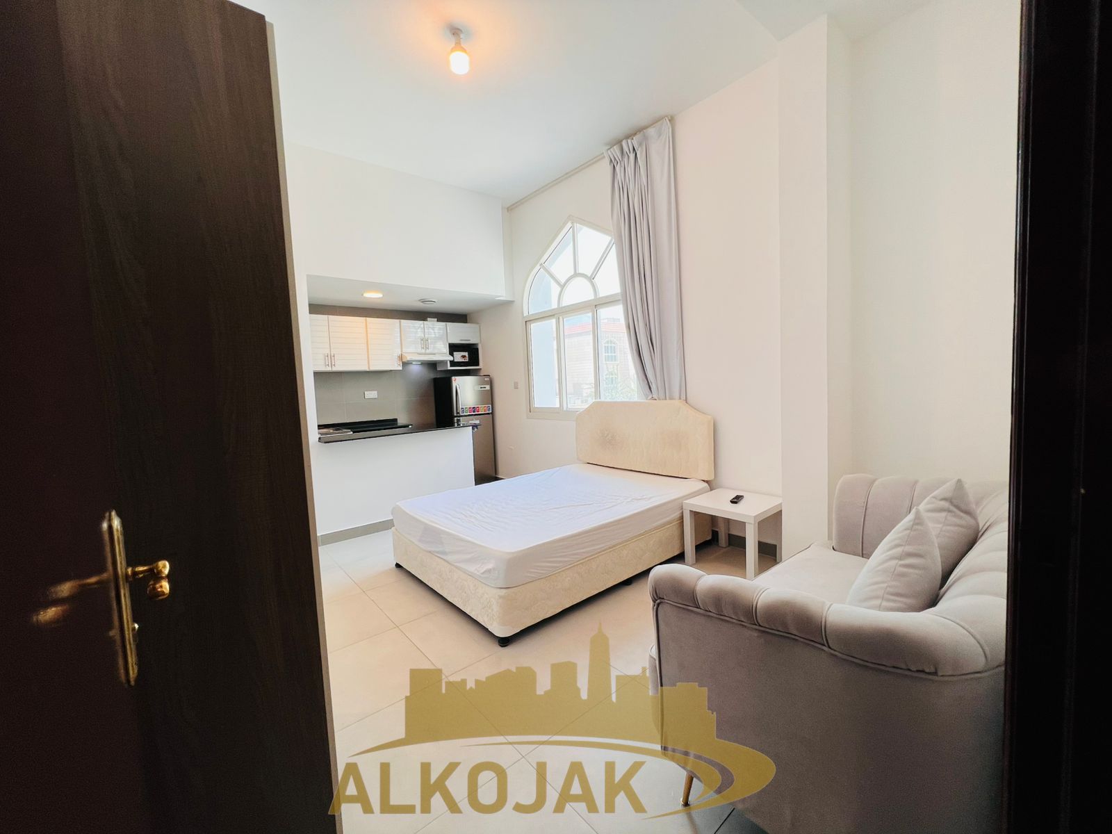 Amazing Fully Furnished Studio In Manaseer, Near Al khalidiyah Police Station /4400 Monthly