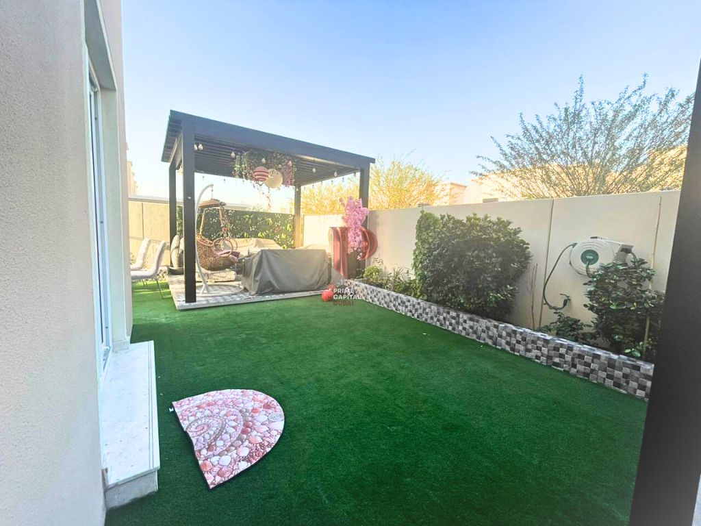 Upgraded Furnished 3 BR-Close to Pool |Corner Unit