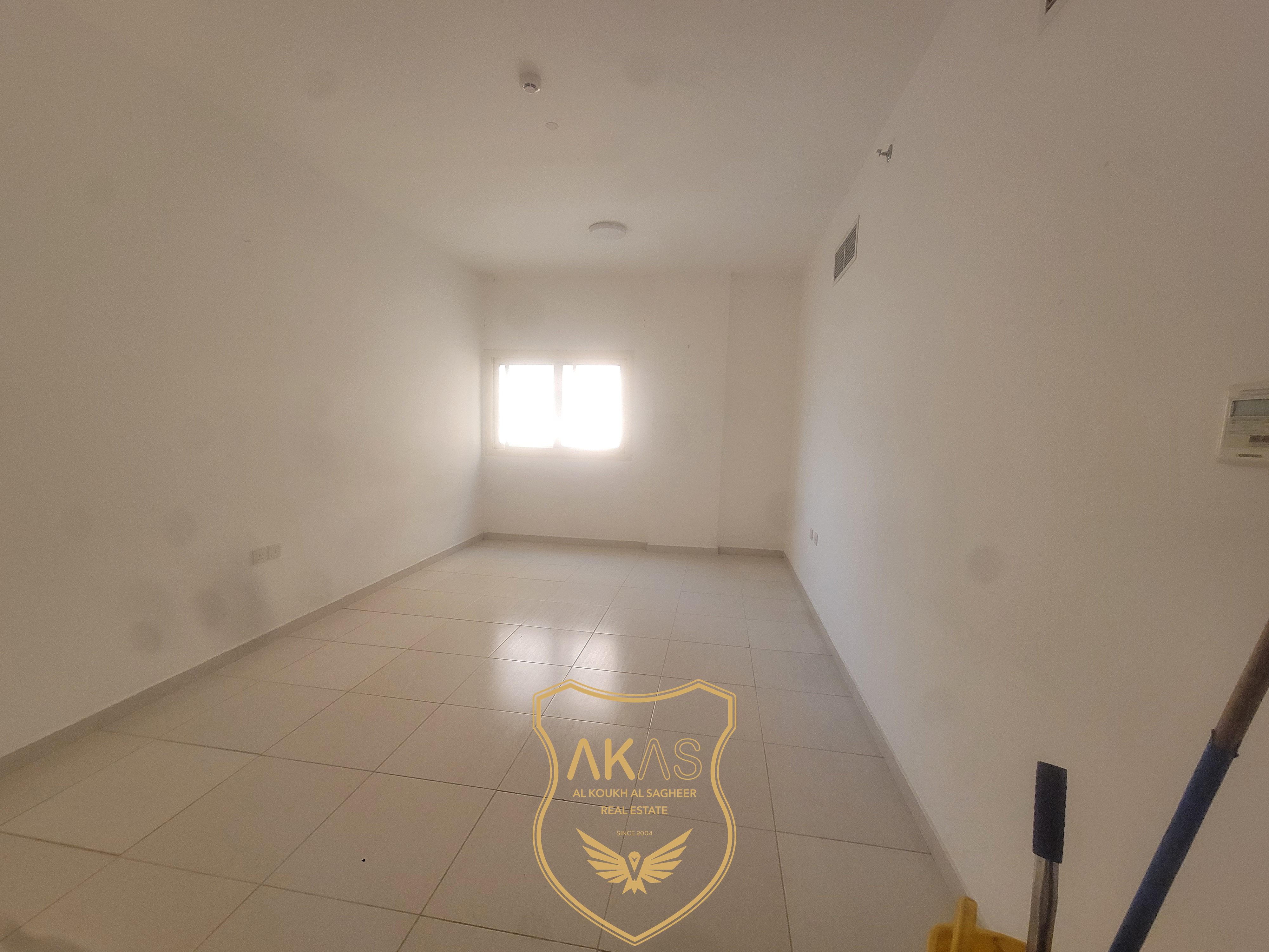 Spacious 1bhk with balcony with 2 bathroom central gas ready to move new building only 30k