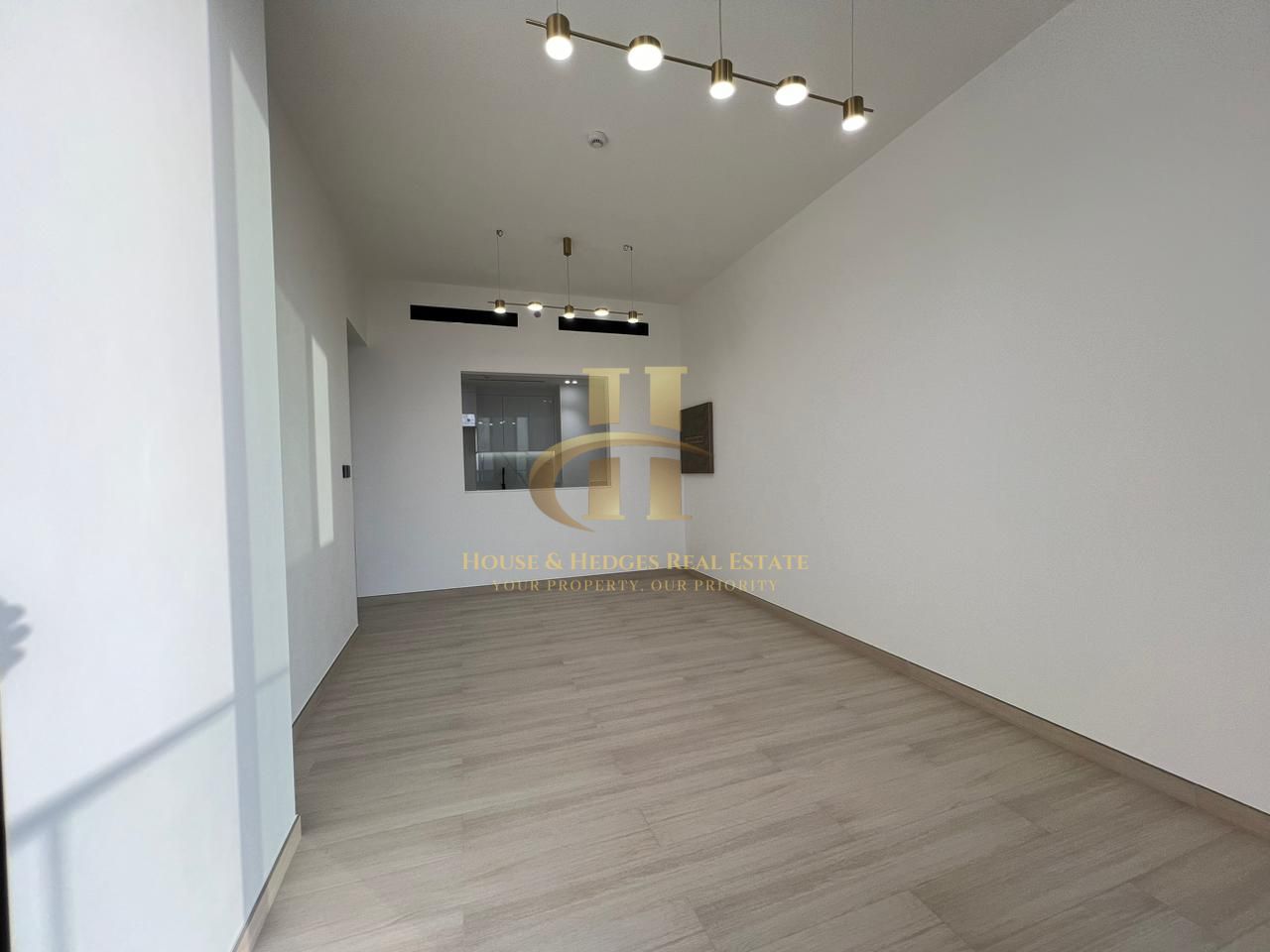 Fully Fitted Kitchen | Vacant | Spacious
