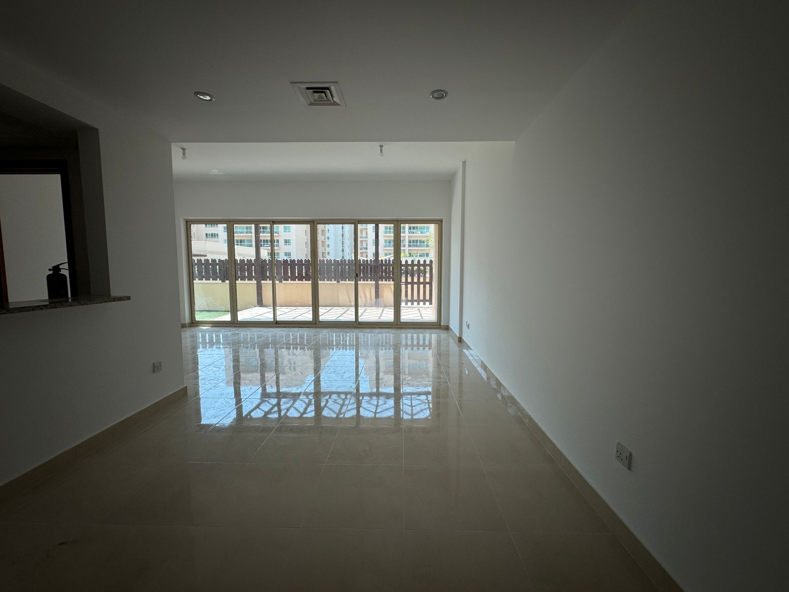 2 Bed Plus Study with courtyard for vacant soon