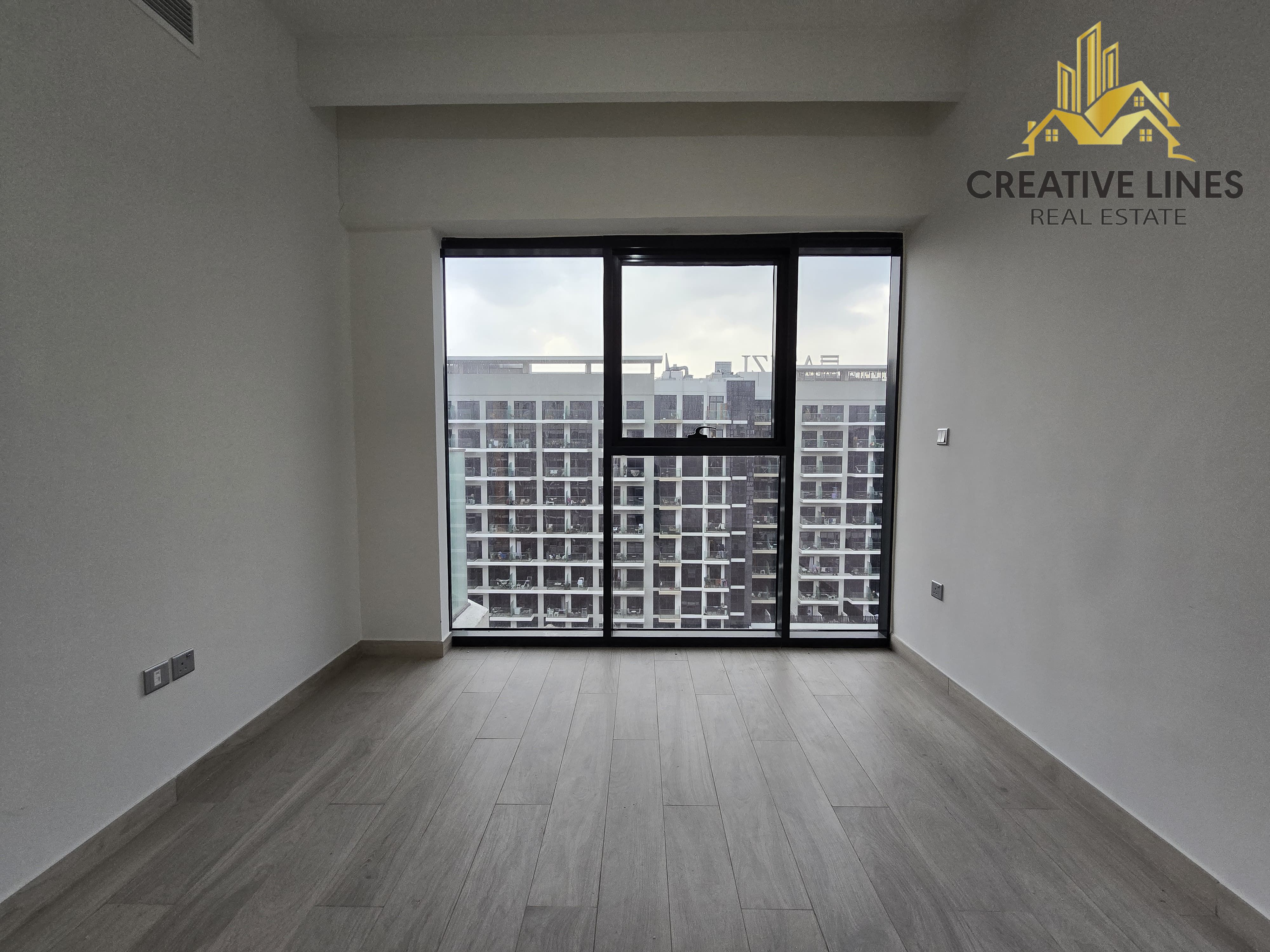 BOULEVARD VIEW // READY TO MOVE // SPACIOUS 3BHK