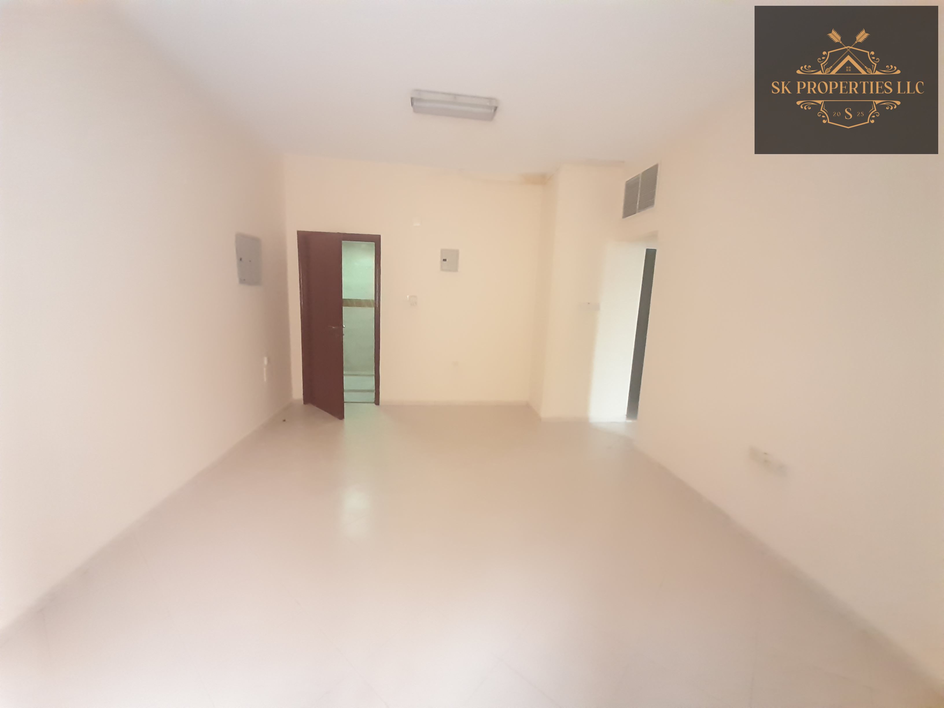 Specious unfurnished one bedroom neat and clean available in muwailah sharjah 650sqft