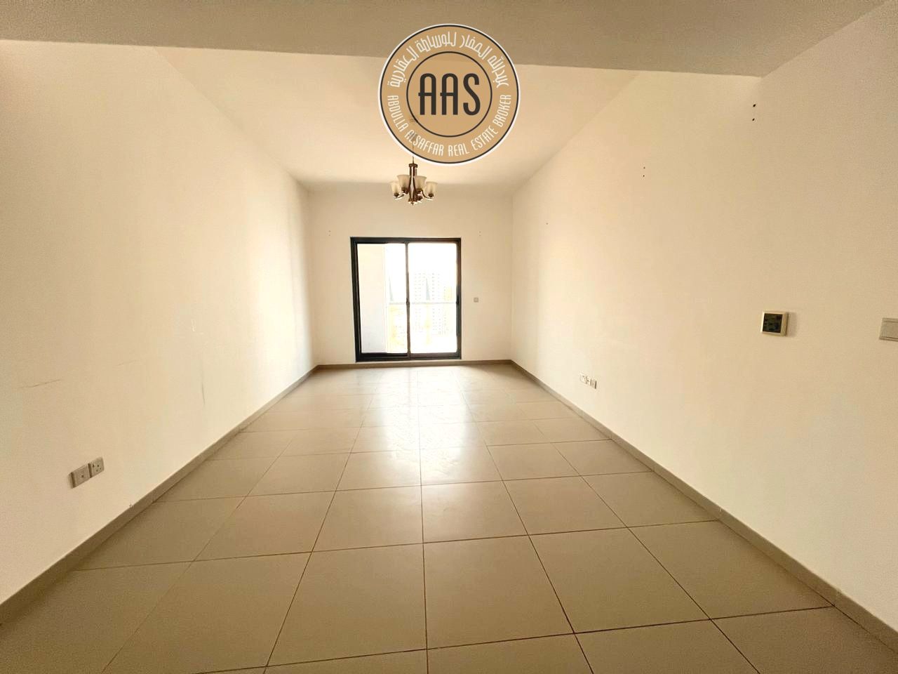 In prime location luxurious huge 3bhk with big balcony all amenities