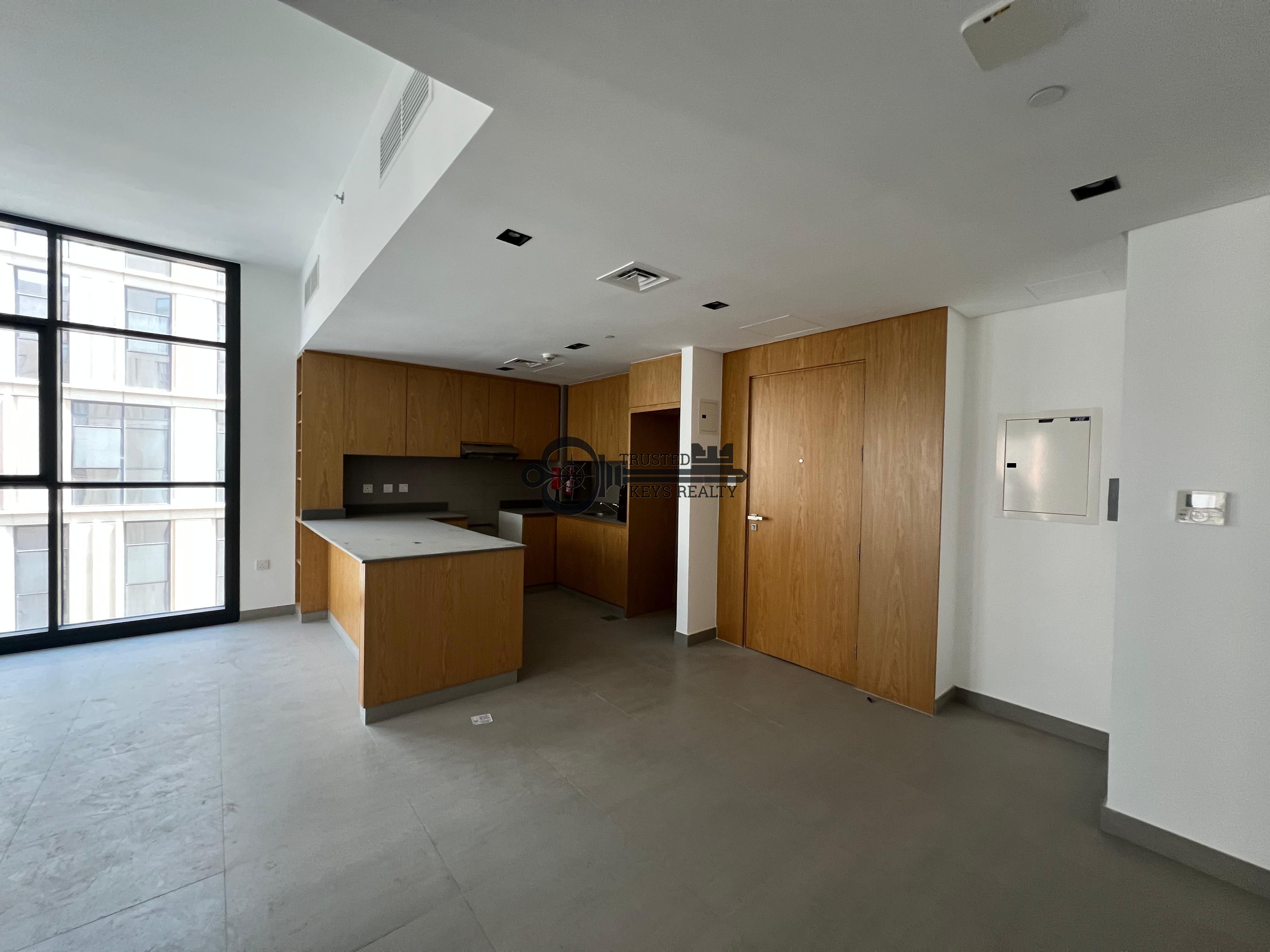 Spacious 1 Bedroom | 2 Washrooms | Balcony | 1100 Sqft | Pool & Gym | Prime Location