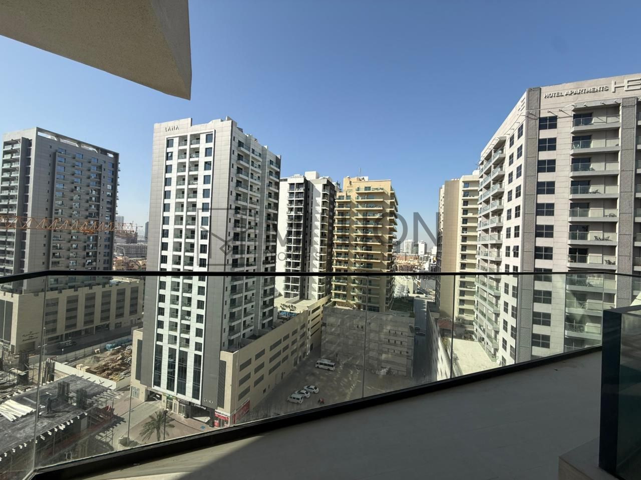 Unique 1BR with Private Balcony Pool – Mid-Floor
