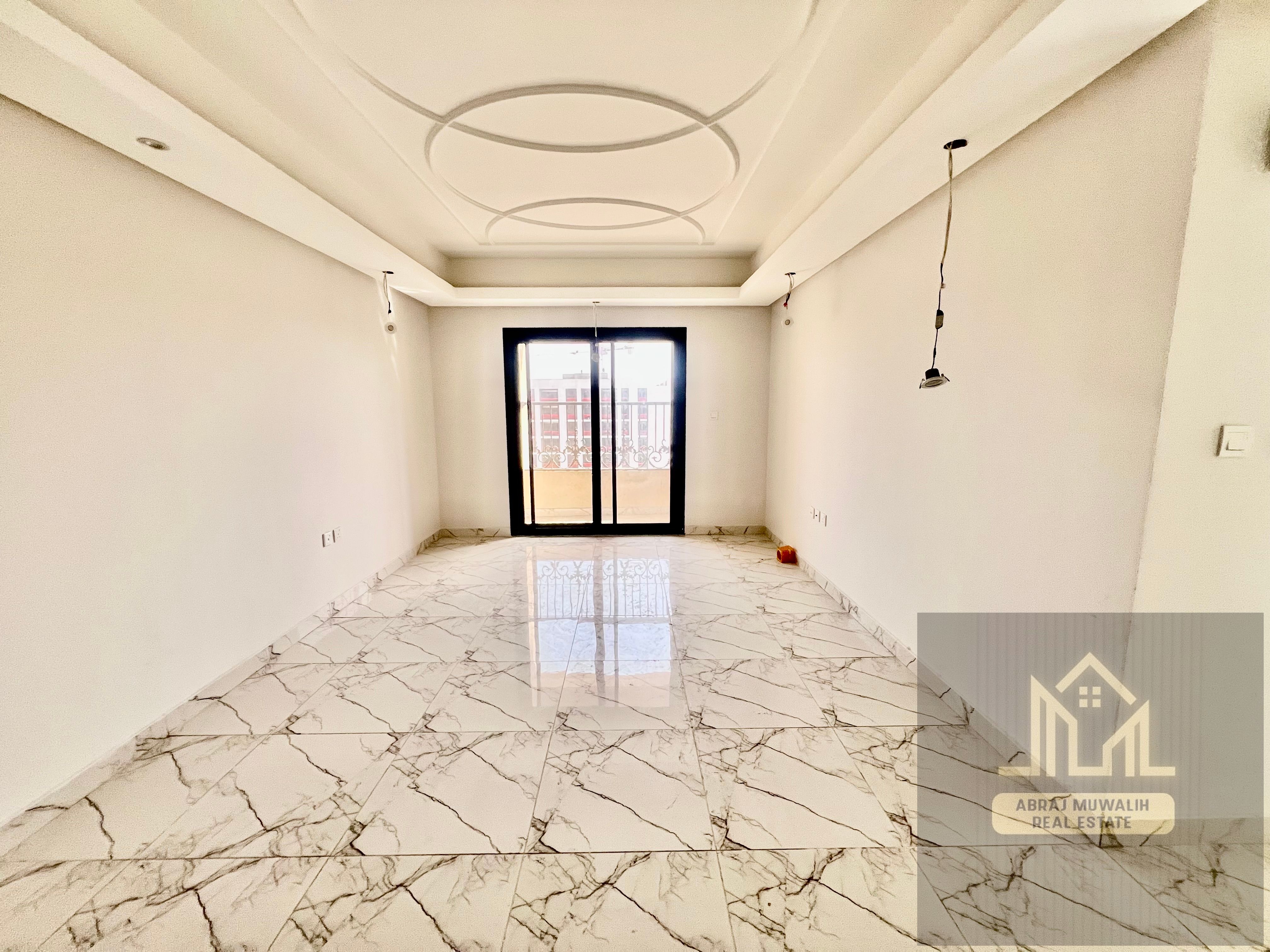 Ready to move 3bhk with balcony parking close to the park