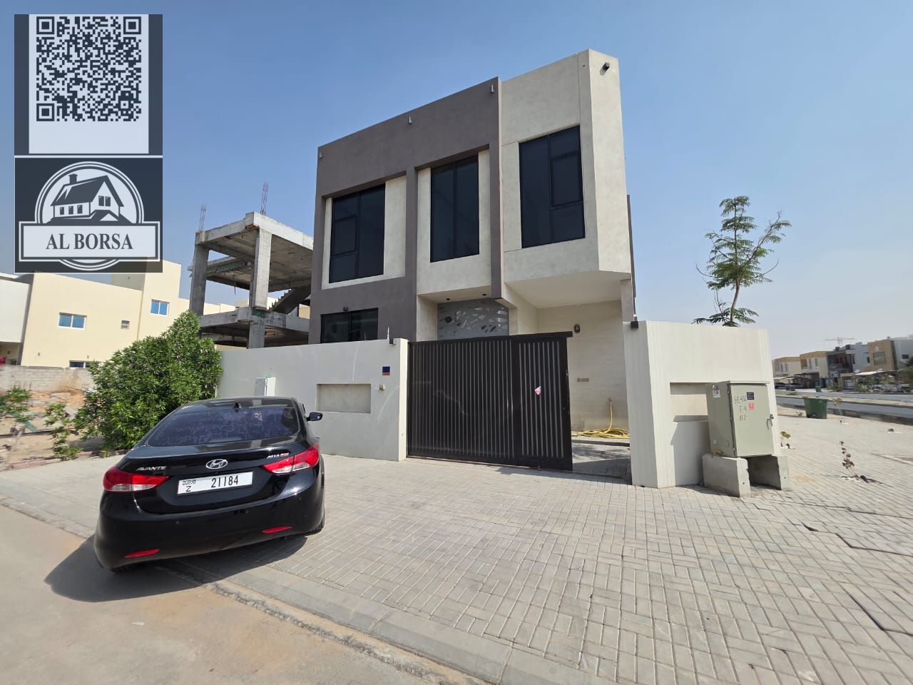 Corner villa for rent in Al Yasmin, 5 master bedrooms, majlis, living room and parking