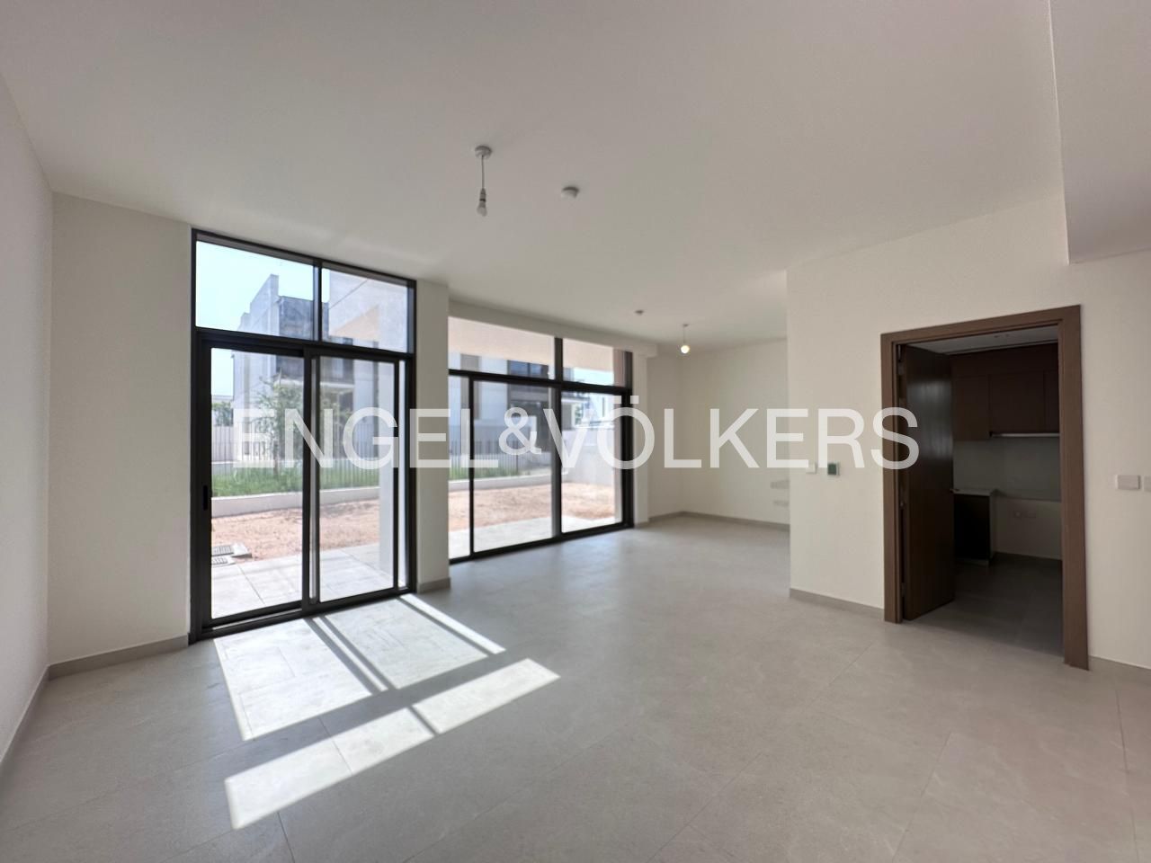 Corner Plot | Top of package 16 | Vacant