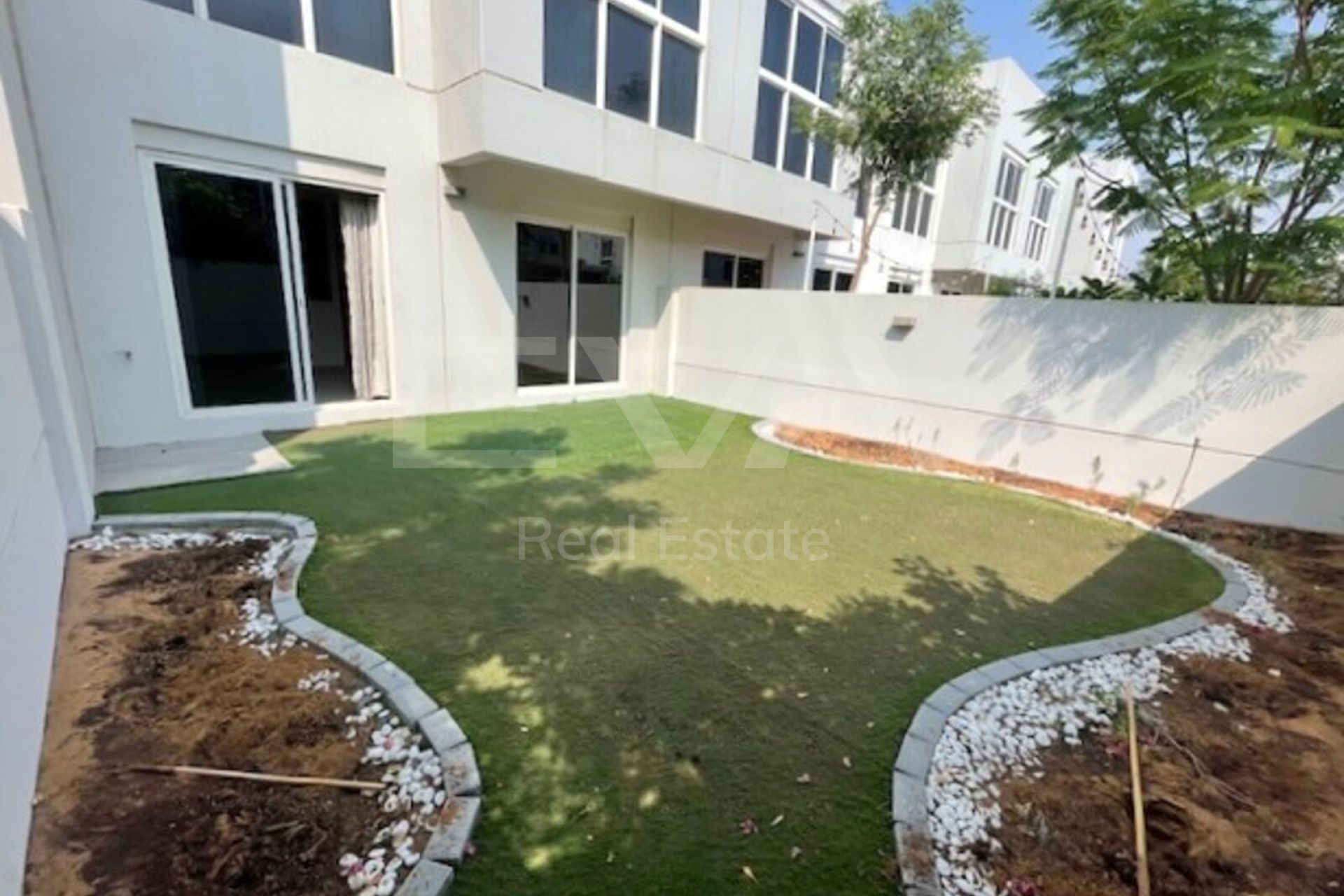 Opposite Park | Big Garden | Well Maintained