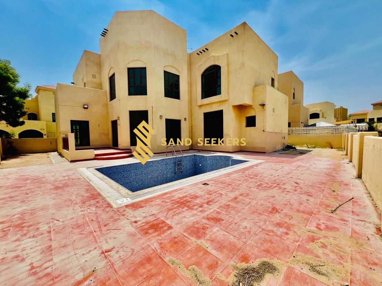 Spacious 5BR Villa ! Ready To Move ! Call Now