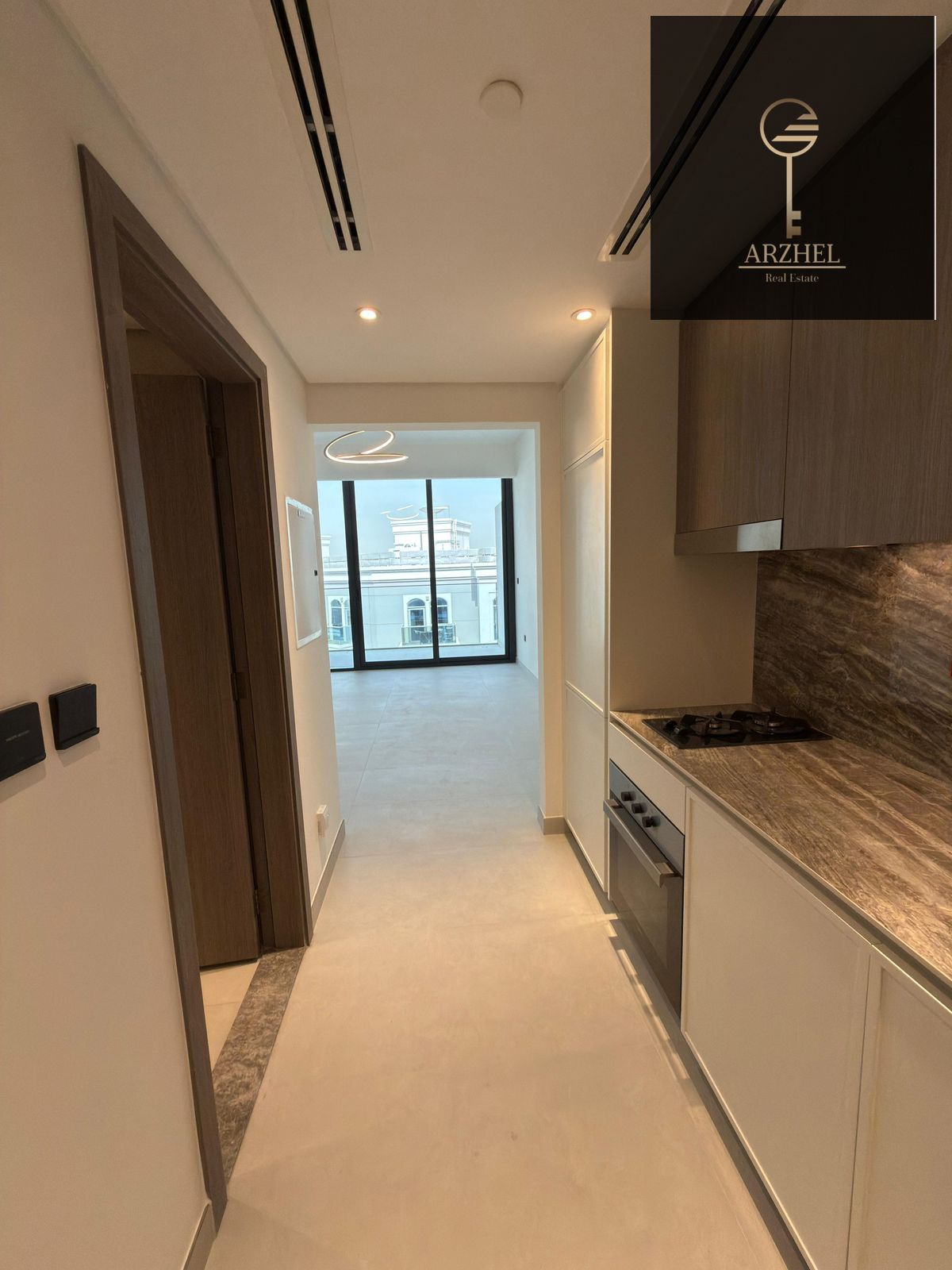 ELEGANT STUDIO | UNFURNISHED | PRIME LOC...