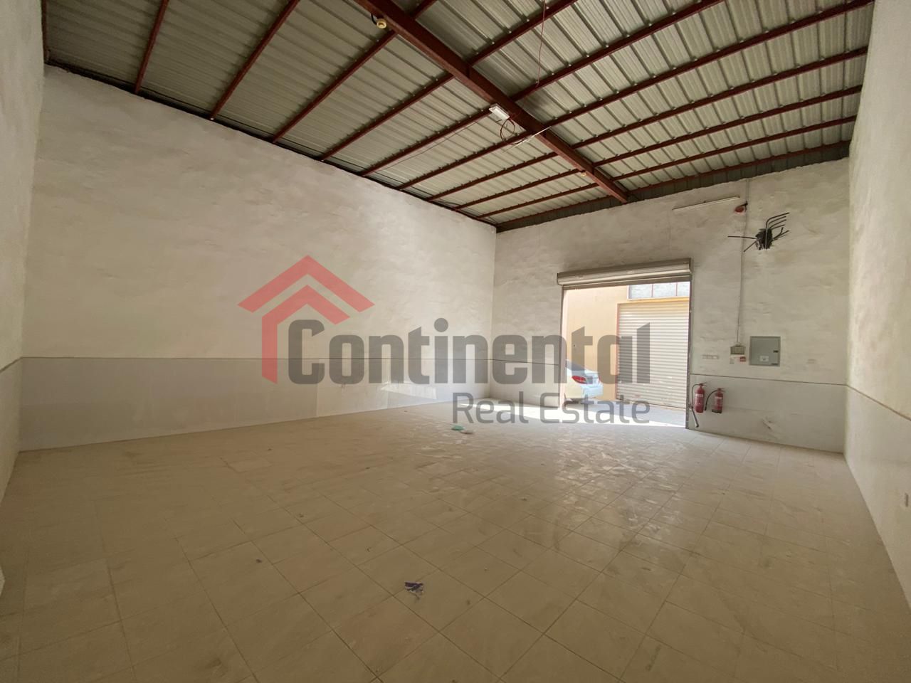 Warehouse for Rent in Sajaa – 1,000 Sq. Ft. | With Loading Area