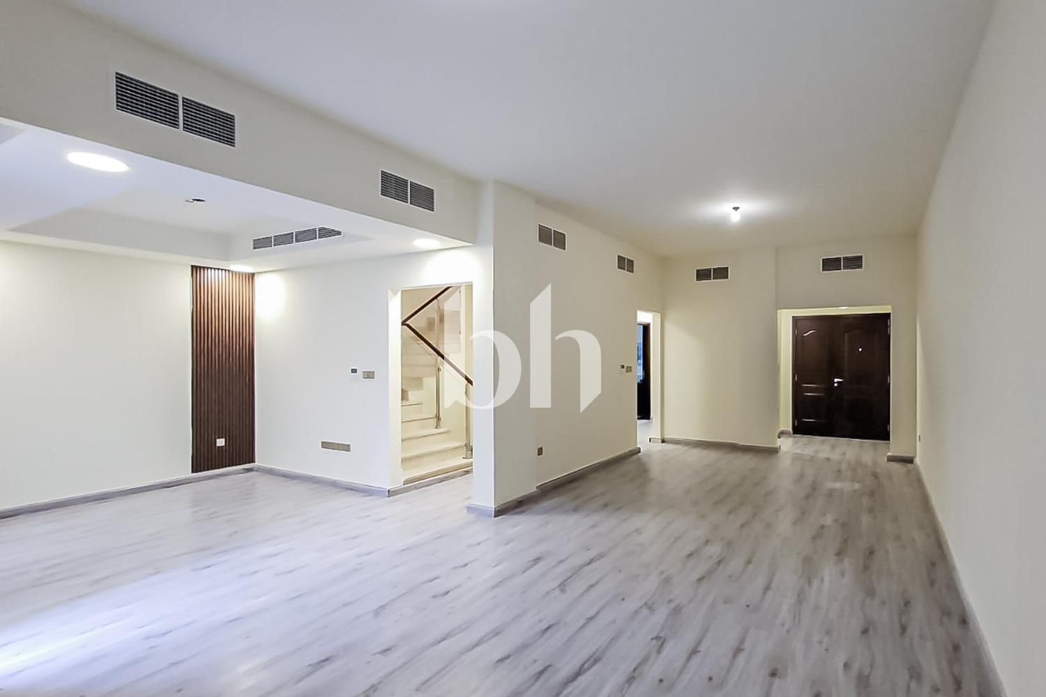Burj View| Partially Upgraded | Closed Kitchen