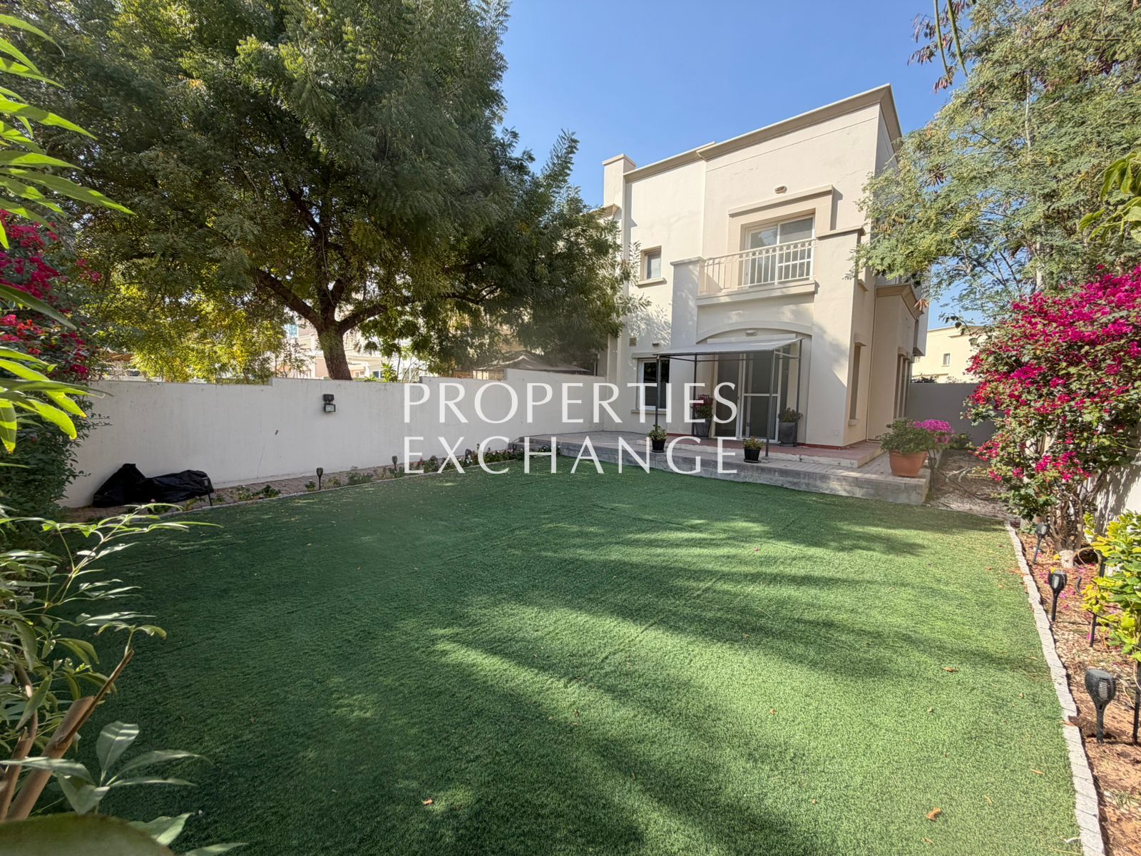 GATED COMMUNITY | EXCELLENT CONNECTIVITY | GREEN SPACES