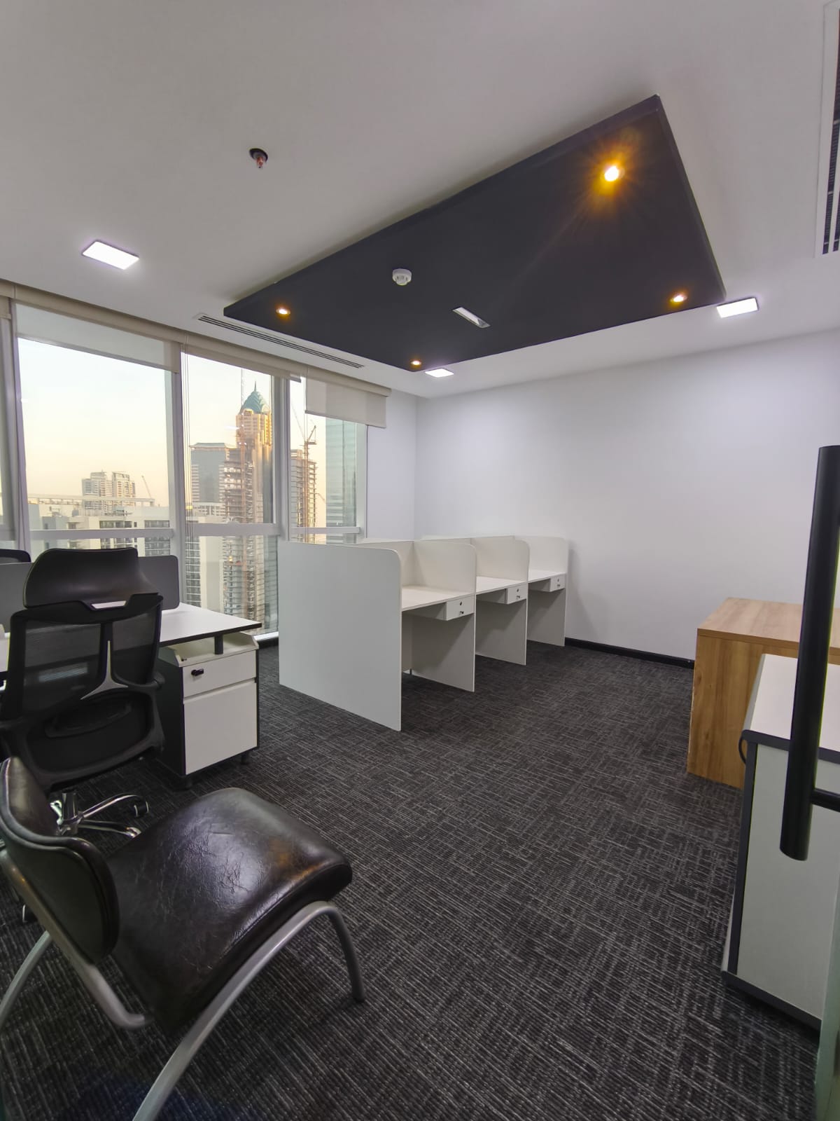 Fully Furnished Office with View located near Business Bay metro Station- ALL INCLUSIVE AND NO HIDDEN CHARGES!