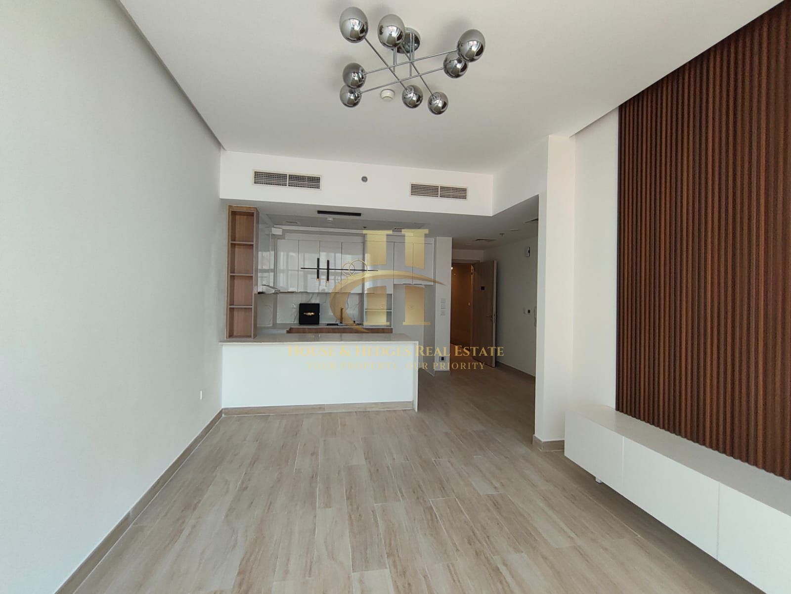 Unfurnished | Near Entrance & Exit | Ready to Move