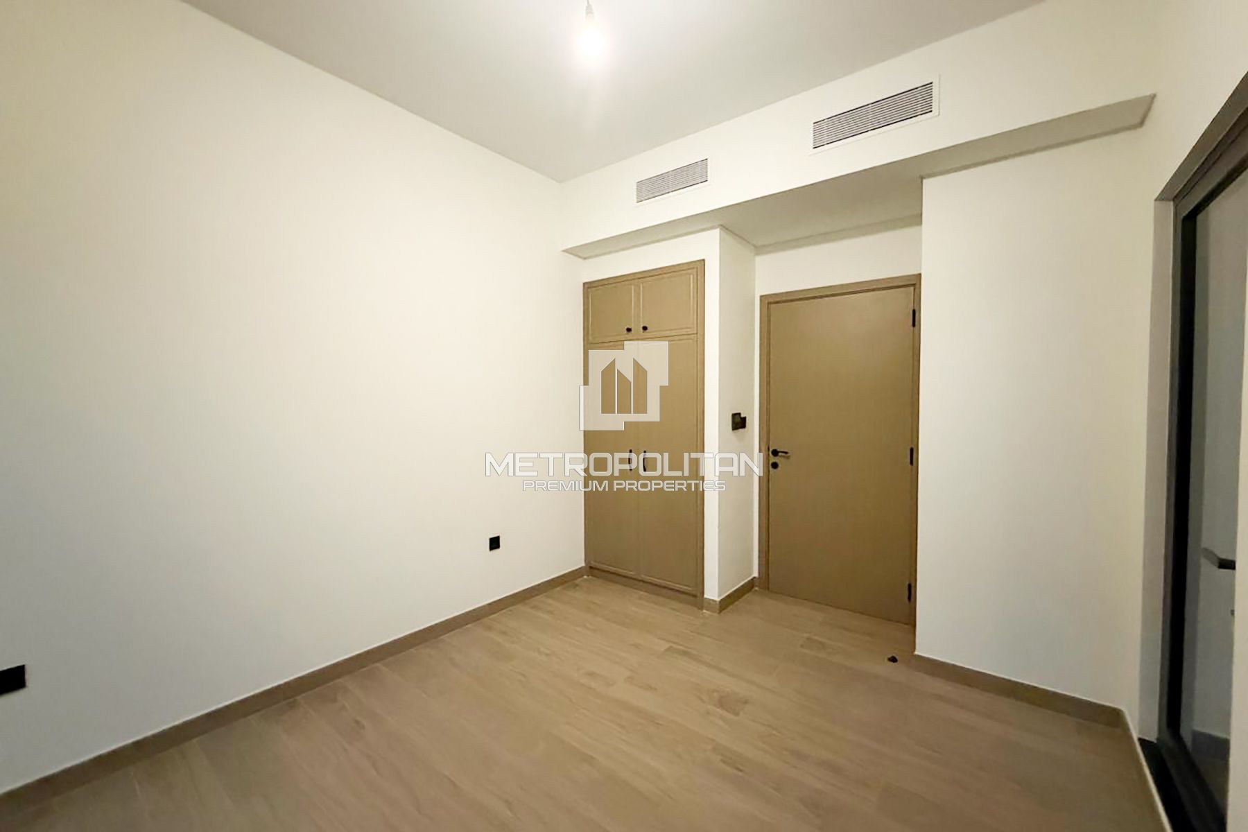 5 Beds | Middle Unit | Available | Plus Maids Room