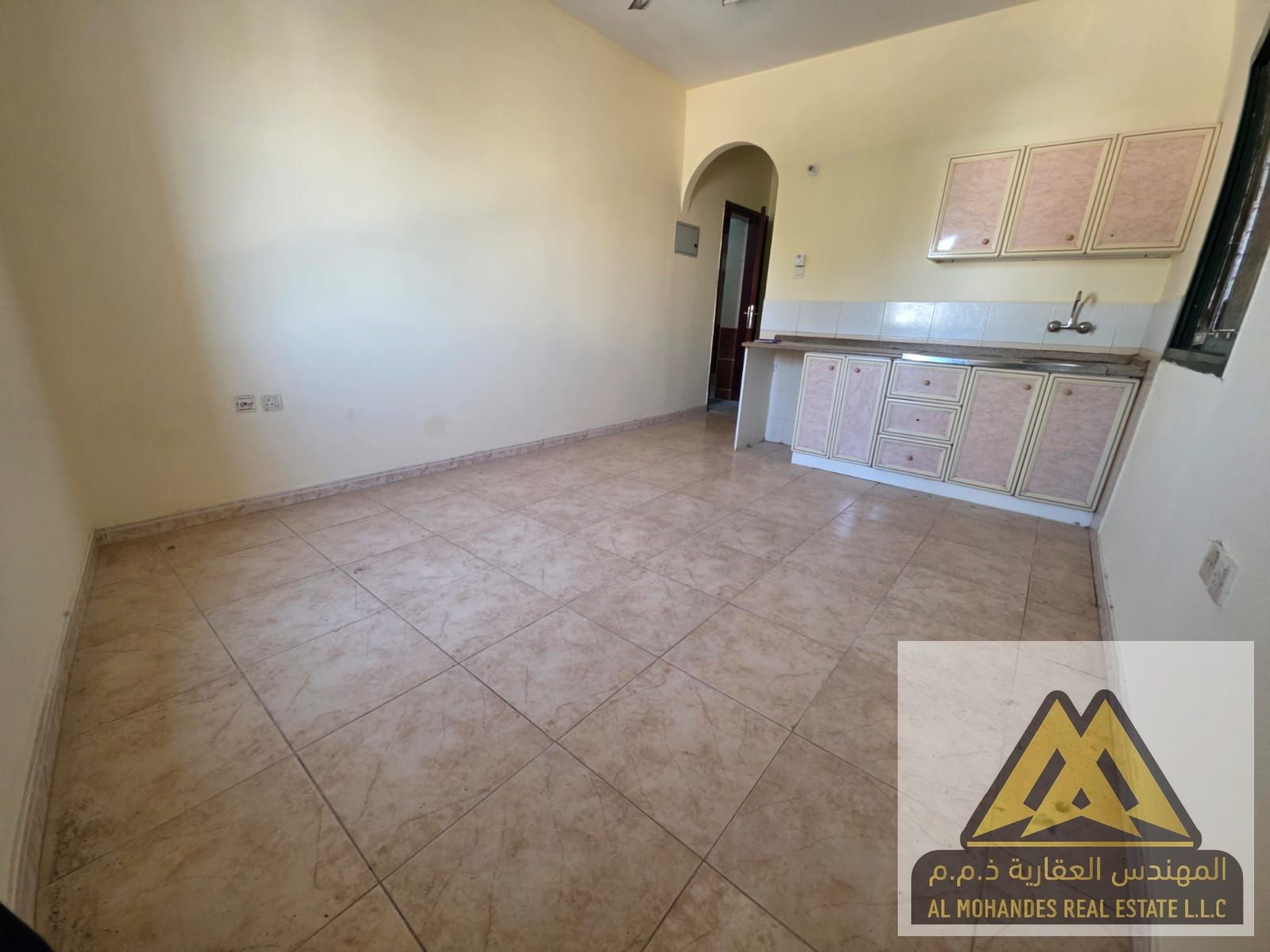 Studio apartment in Al Rashidiya, large area, very reasonable price, prime location