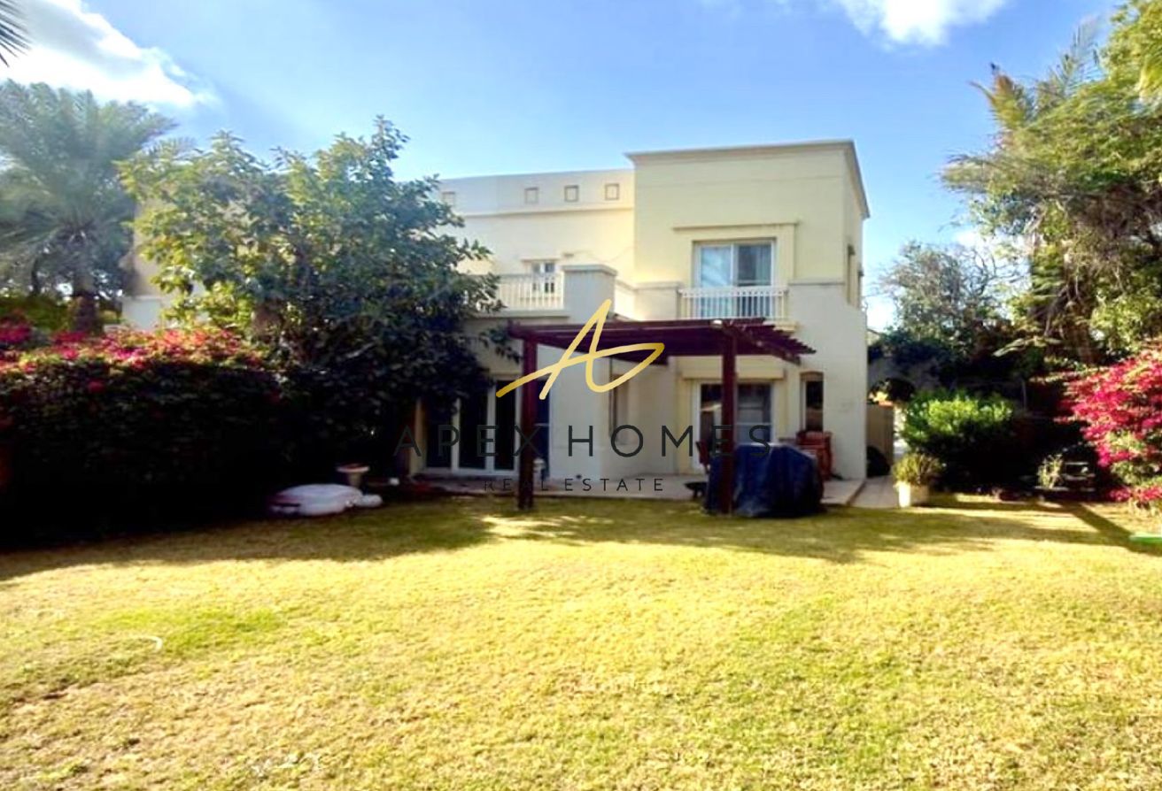 RARE VILLA | SINGLE ROW | PARK VIEW