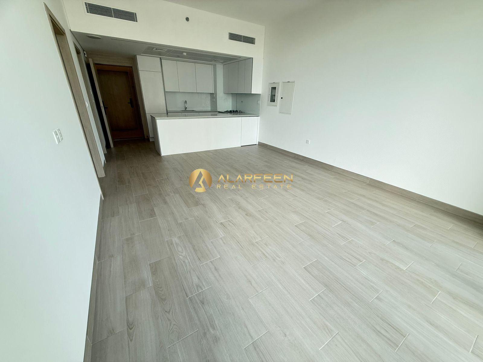 Skyline View | Brand New | Fitted Kitchen