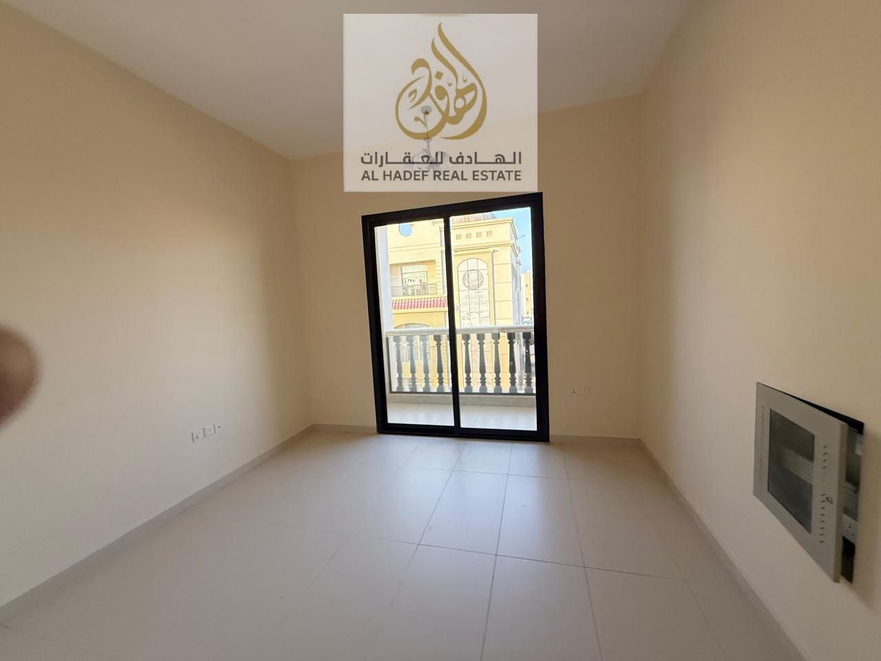 Studio apartment with a semi-separate kitchen and balcony. First occupancy. Central air conditioning, prime location, and open view. Close to the Duba