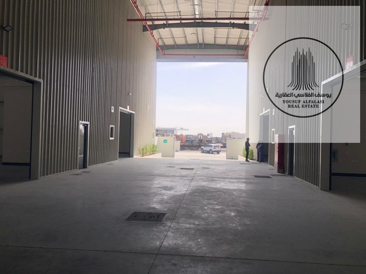 Warehouse for rent at an excellent price, 4166sq ft, first occupancy, on a main street