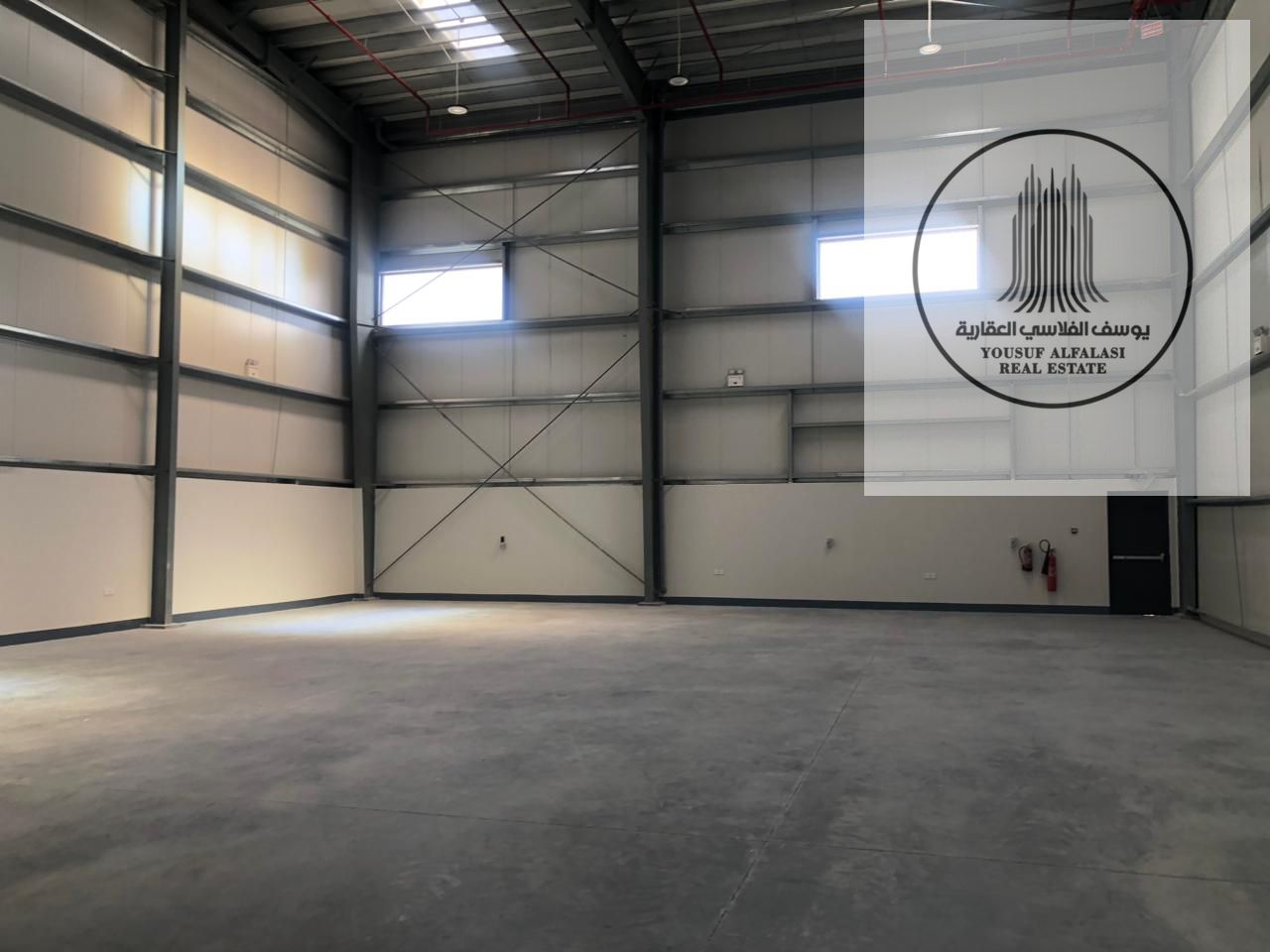 Warehouse for rent 3300 sq 17 kW electricity price 232,000 dirhams