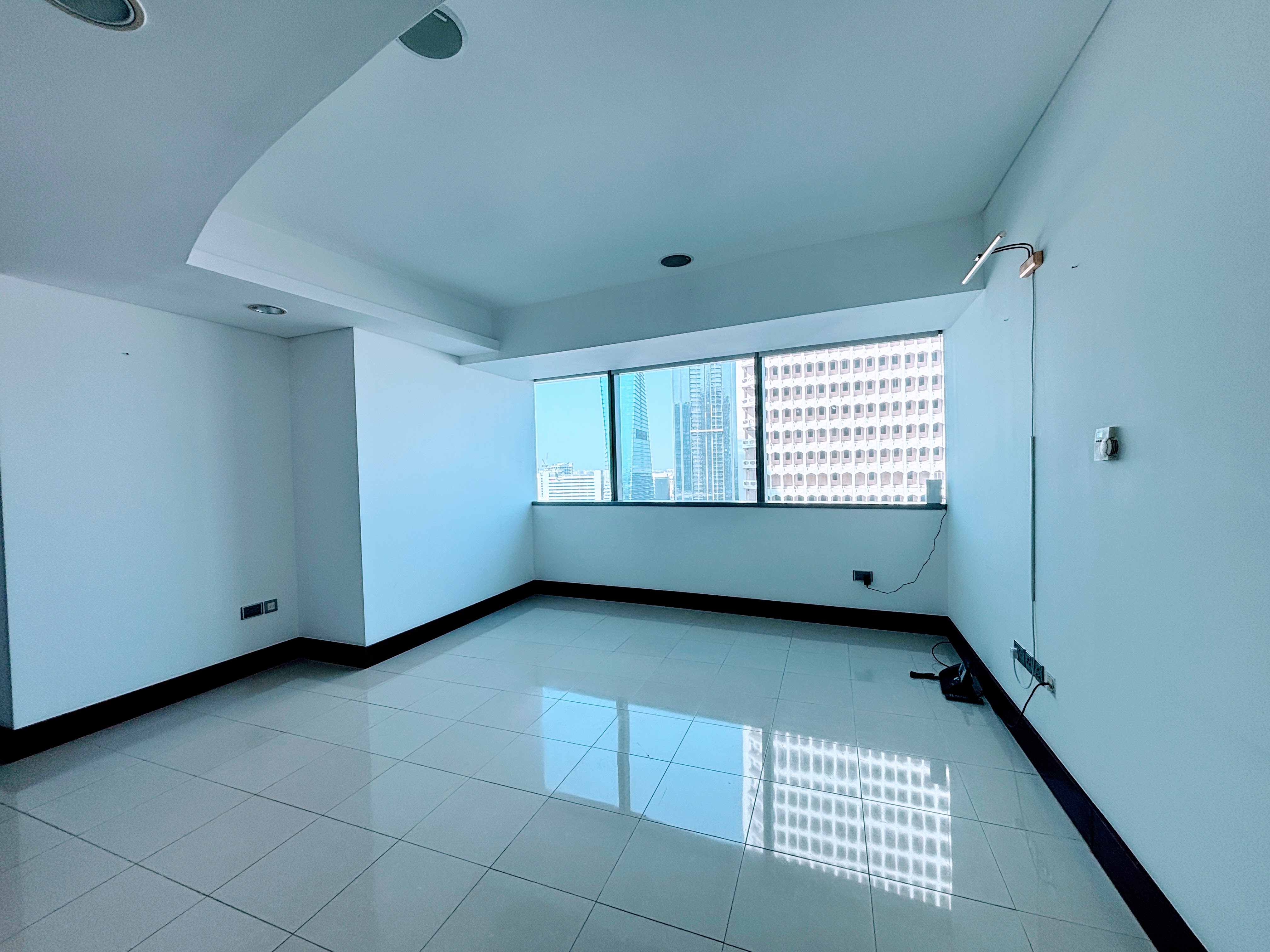 2 Bed Simplex | Great Condition | Vacant
