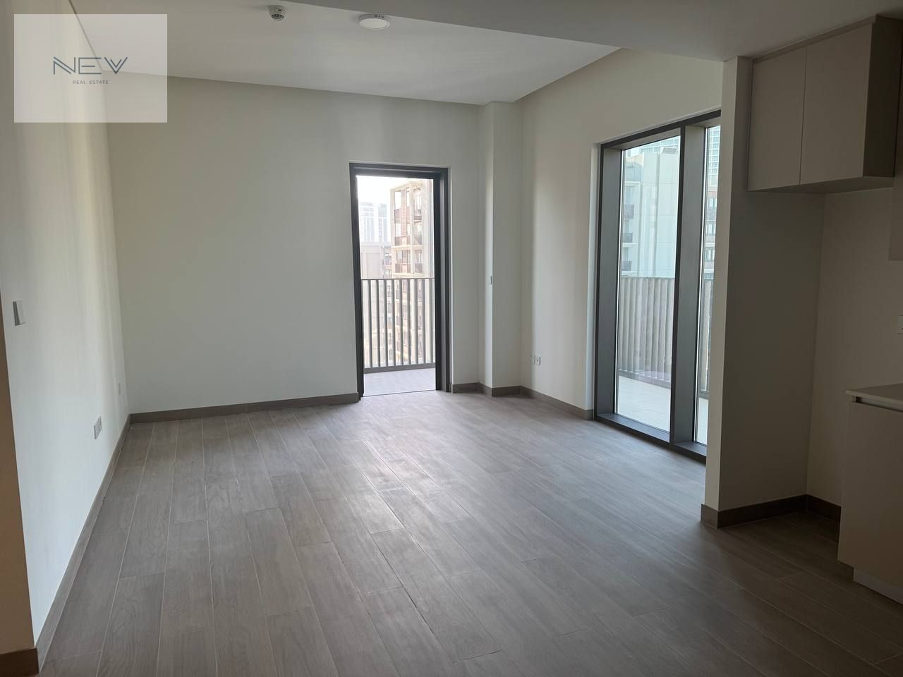 Central Location | Spacious | Bright Living Area