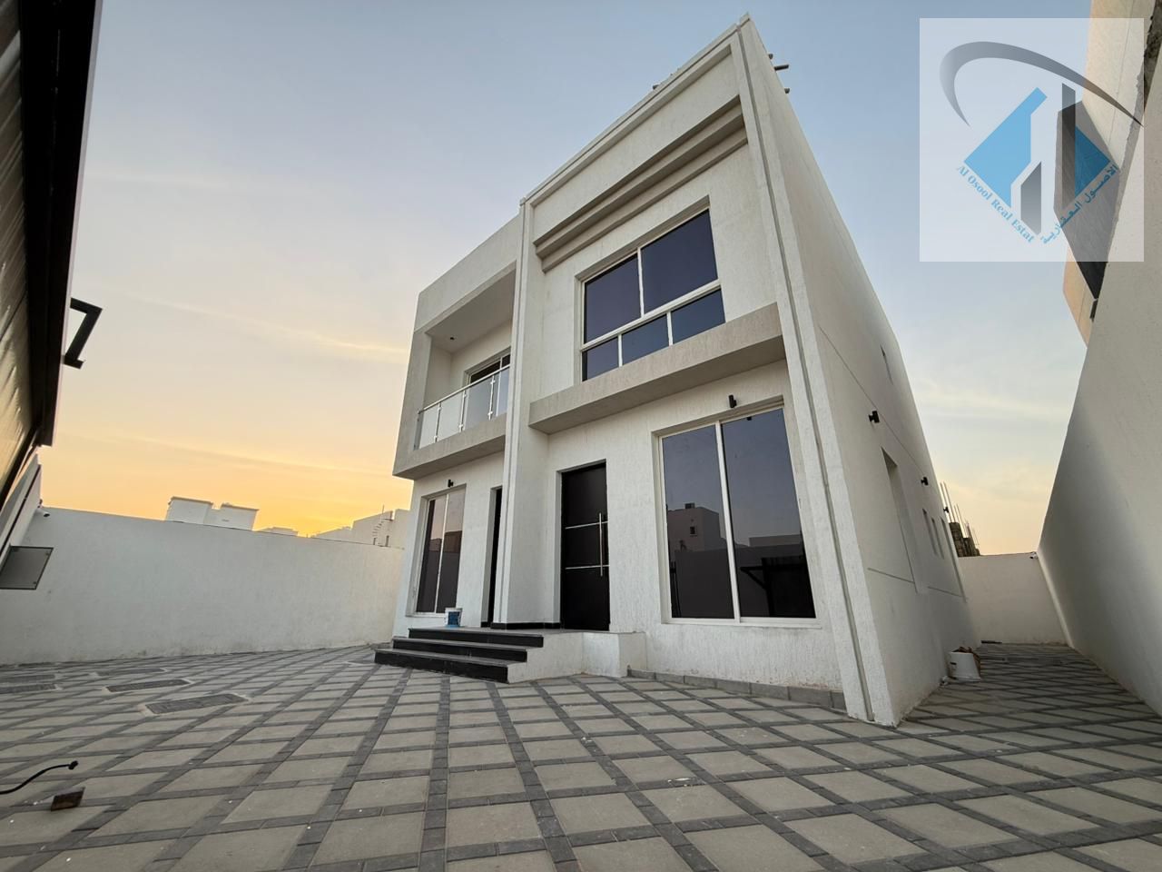 Freehold ownership for all nationalities. Own a villa with bank financing or cash, with no annual fees.