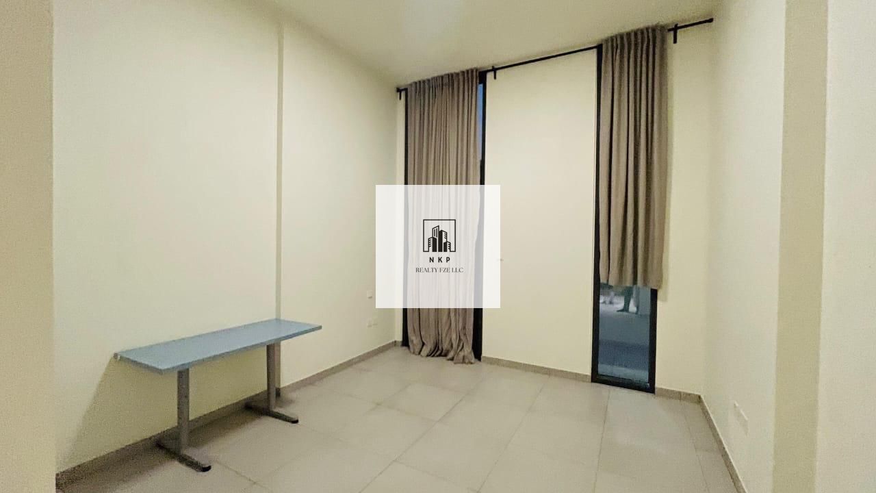 Specious luxury apartment for rent