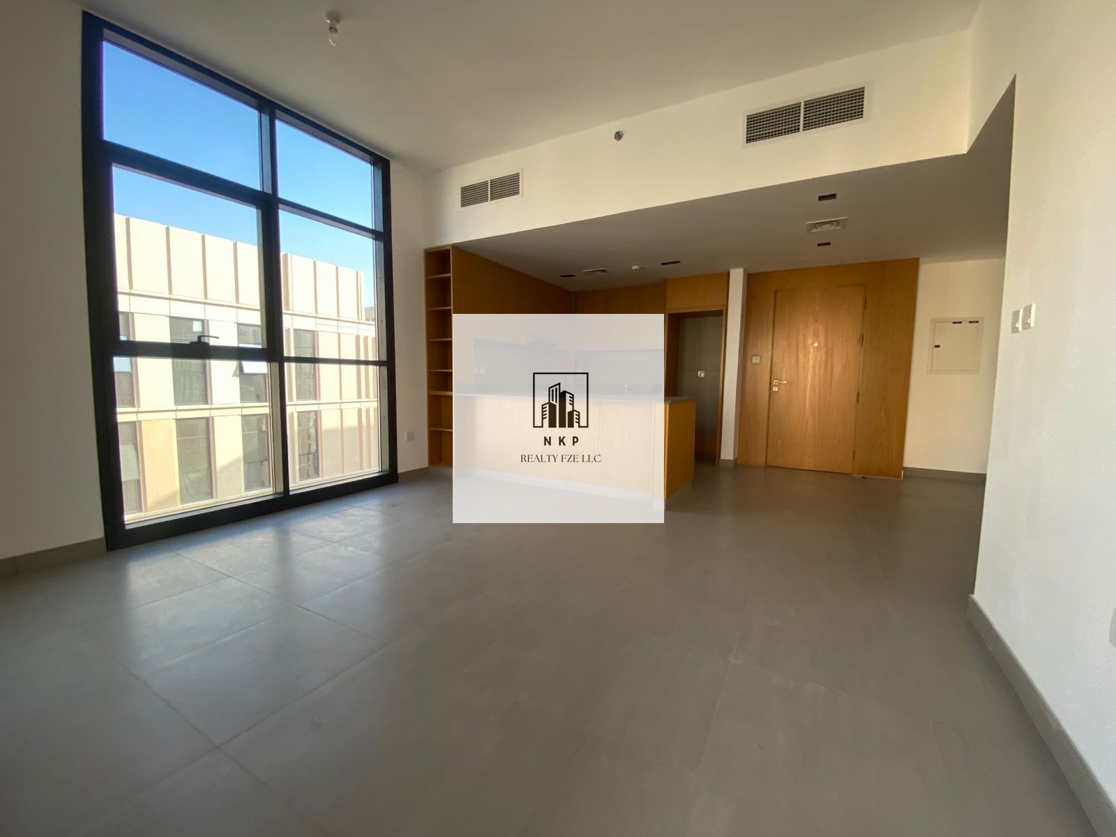 Specious luxury apartment for rent