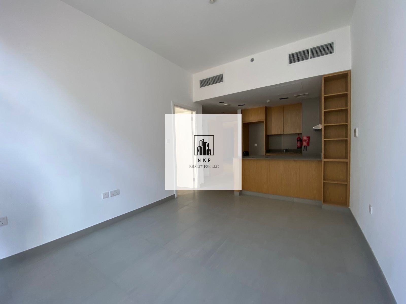 Specious luxury apartment for rent
