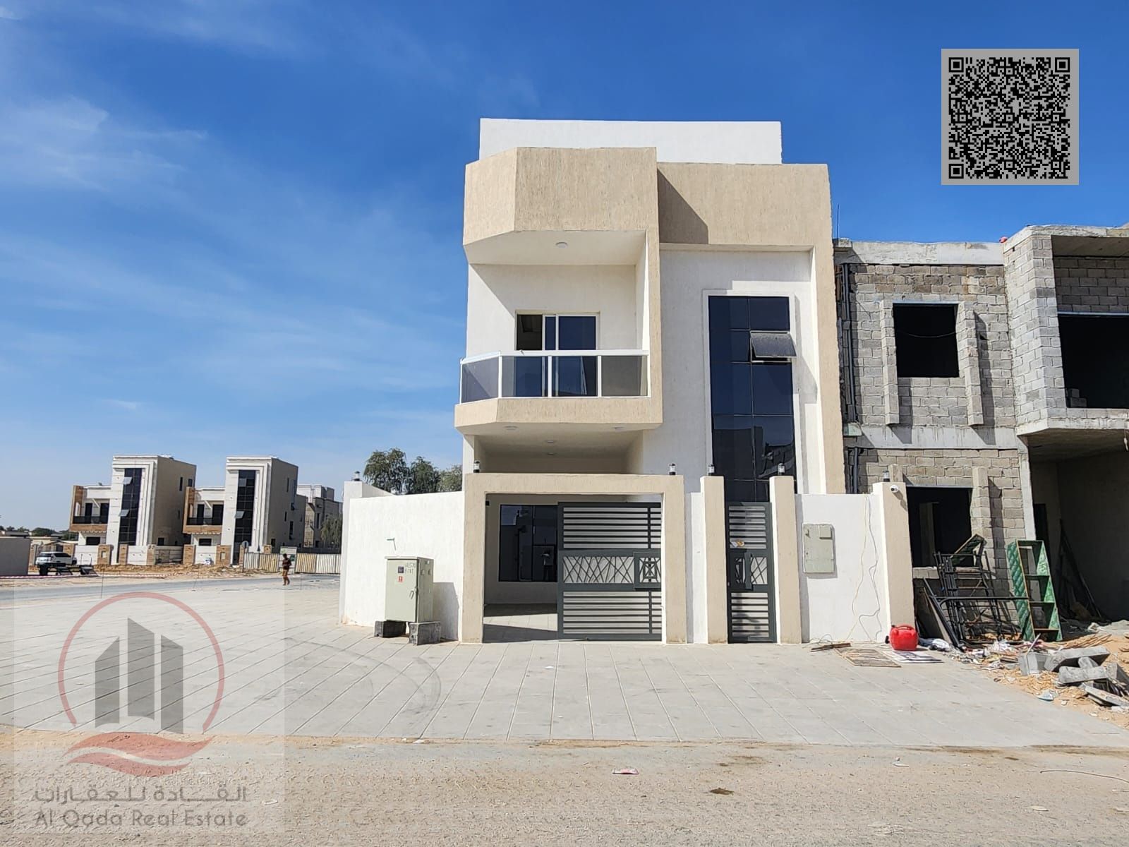 Corner villa for sale in Ajman, Al Helio area, including registration. 5 master bedrooms, majlis, living room, and maid's room. Open to all nationalit