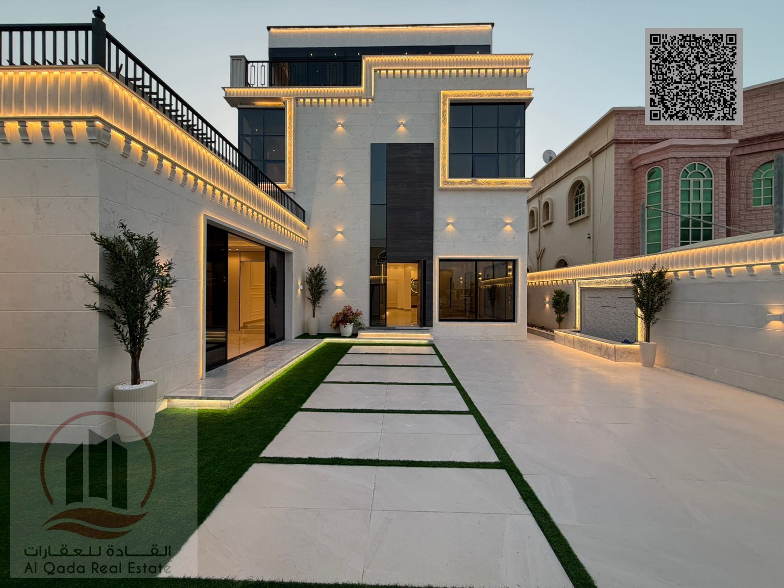 Villa for sale in Ajman, Al Rawda area. 5 master bedrooms, majlis, 2 living rooms, and maid's room. Freehold ownership for all nationalities. Bank fin