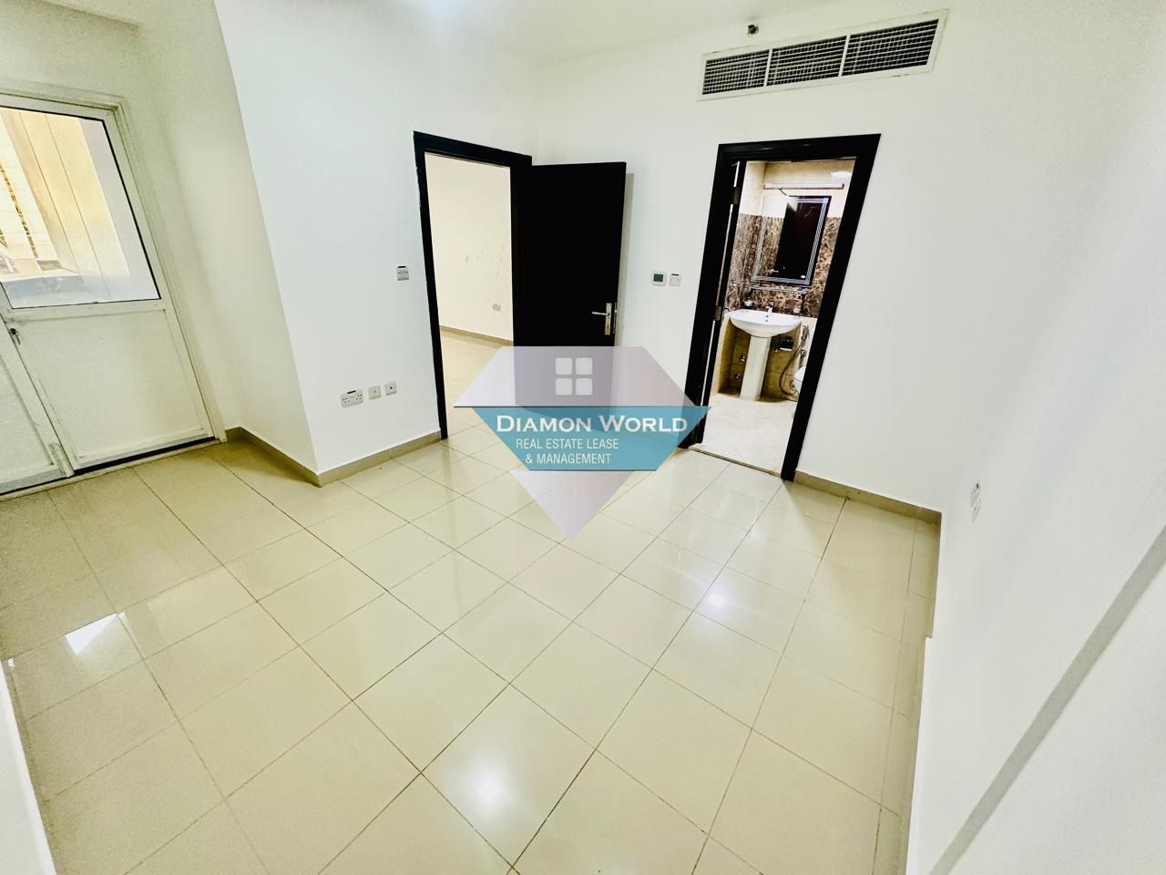 Charming 1 Bedroom Hall Apartment With 2 Bathrooms Nearby Electra Park