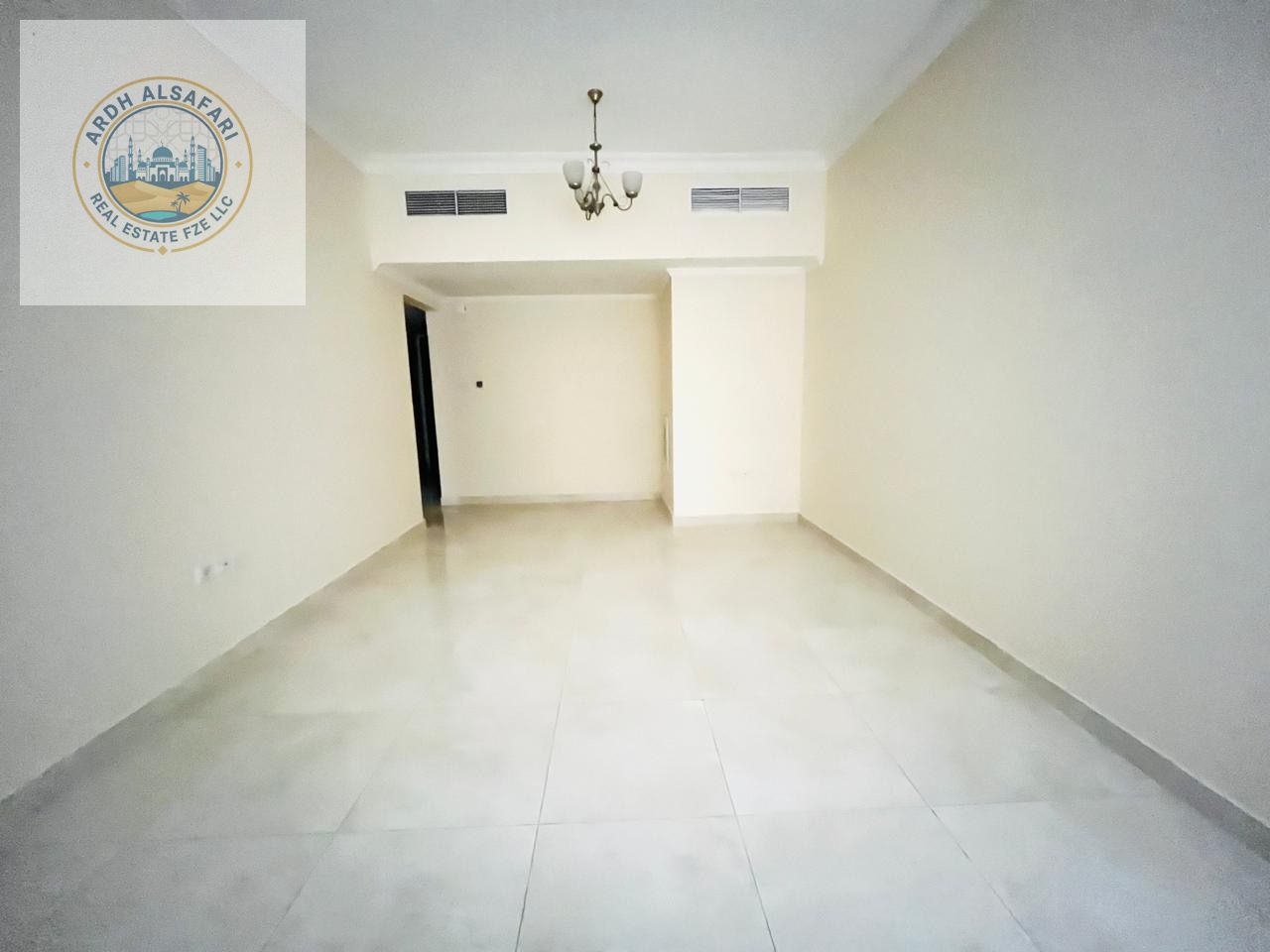 Spacious and bhk with parking ready to move for family