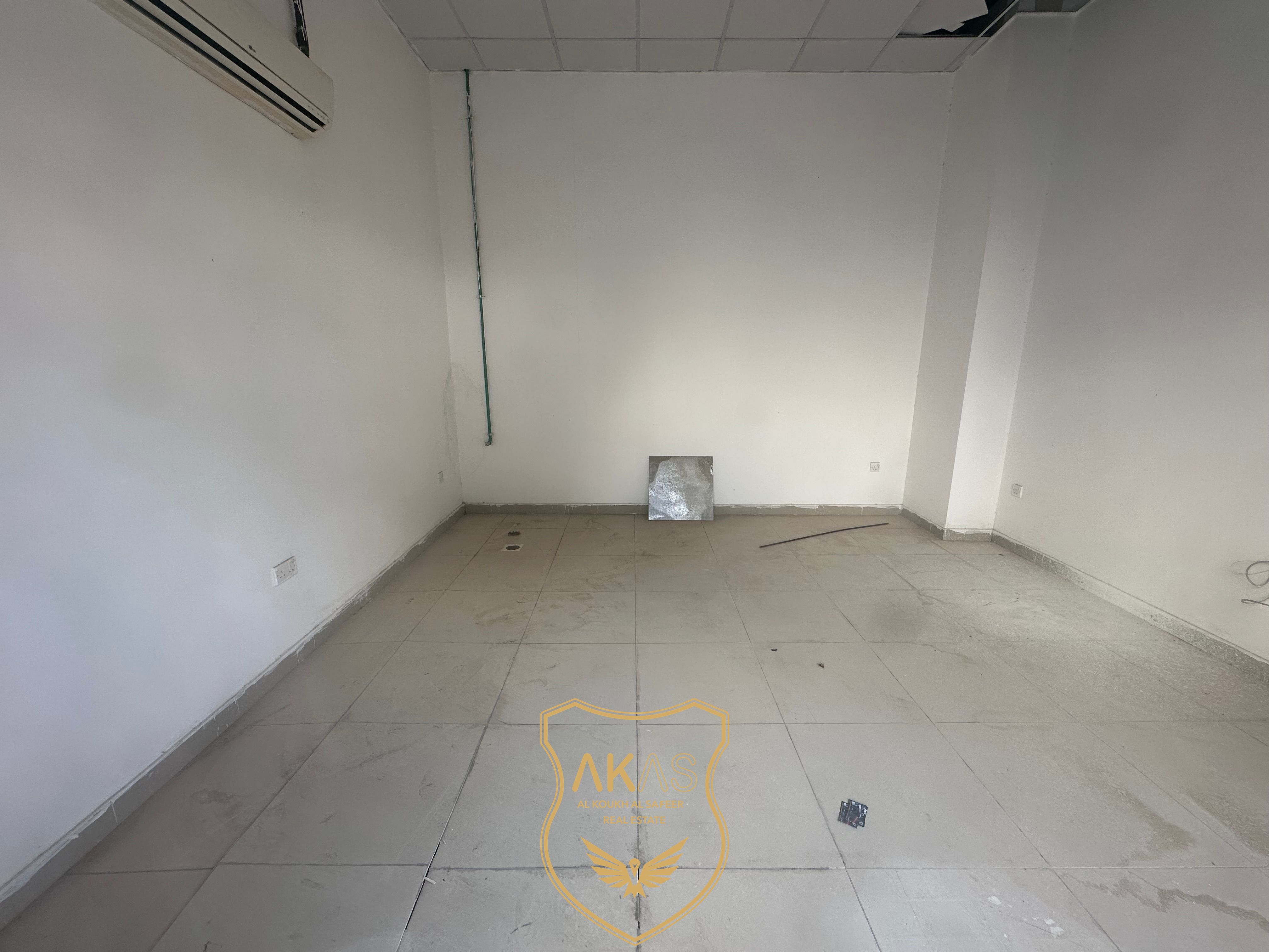 Hot Offer! Good Size Shop | Ideal for Any Business