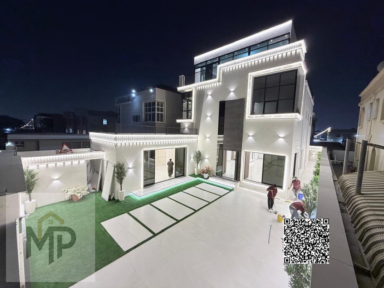 Al Rawda Villa - Freehold, including electricity, water and air conditioning, prime location and high-end finishing.