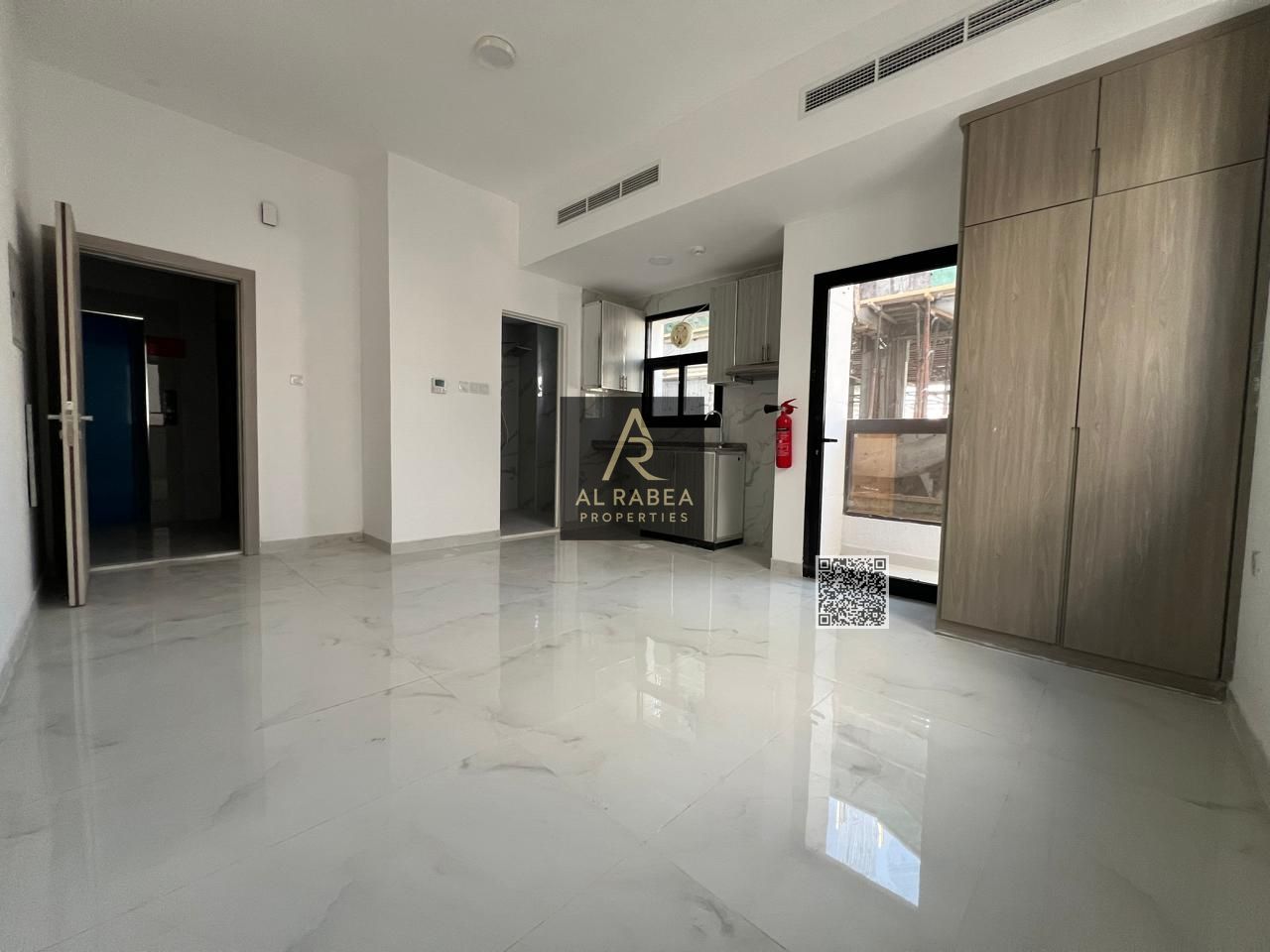 First tenant - Balcony - Easy access to Dubai exit