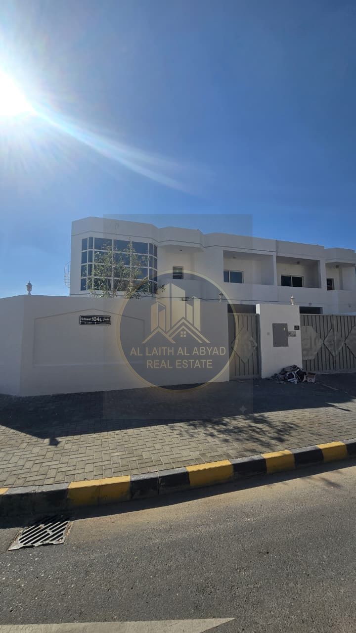 Luxury Villa for Rent – in Al Azra \ Corner location