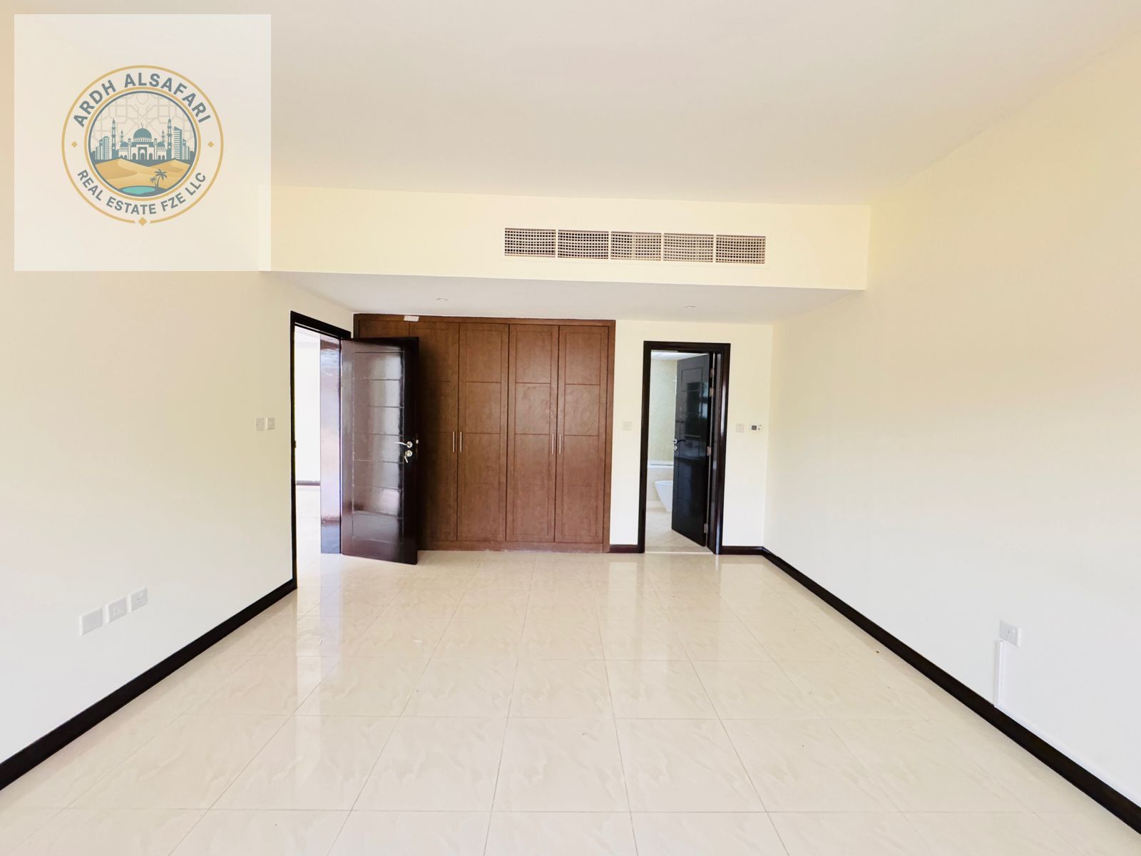 Huge 5 Bedroom Villa | Separate majlis | Maid room |3 Living hall | private garden |Sqft 12500