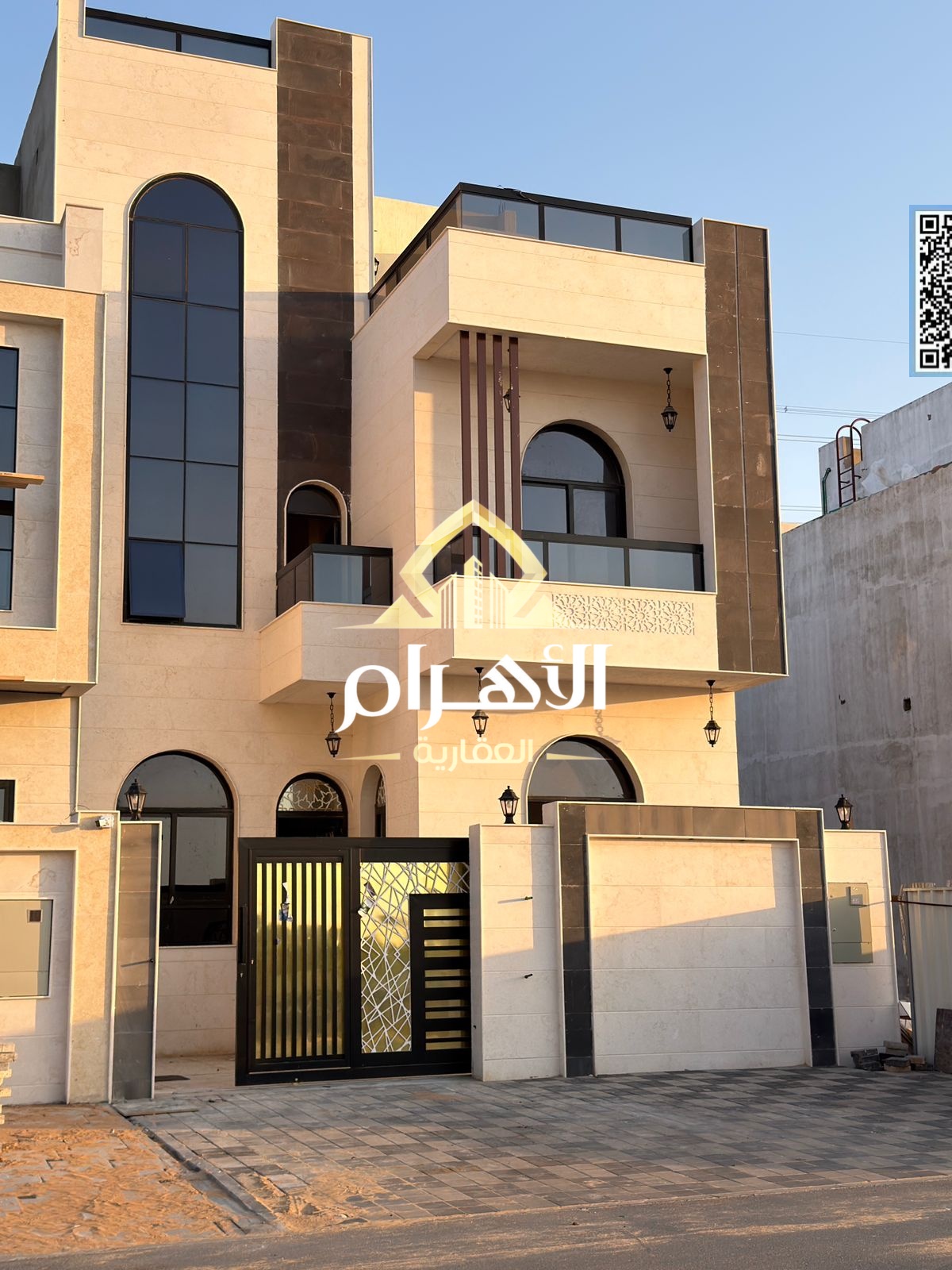 Villa for sale in Al-Haliyo – Two floors and a roof | 1800 sq ft | 5 master bedrooms | Registration fees included