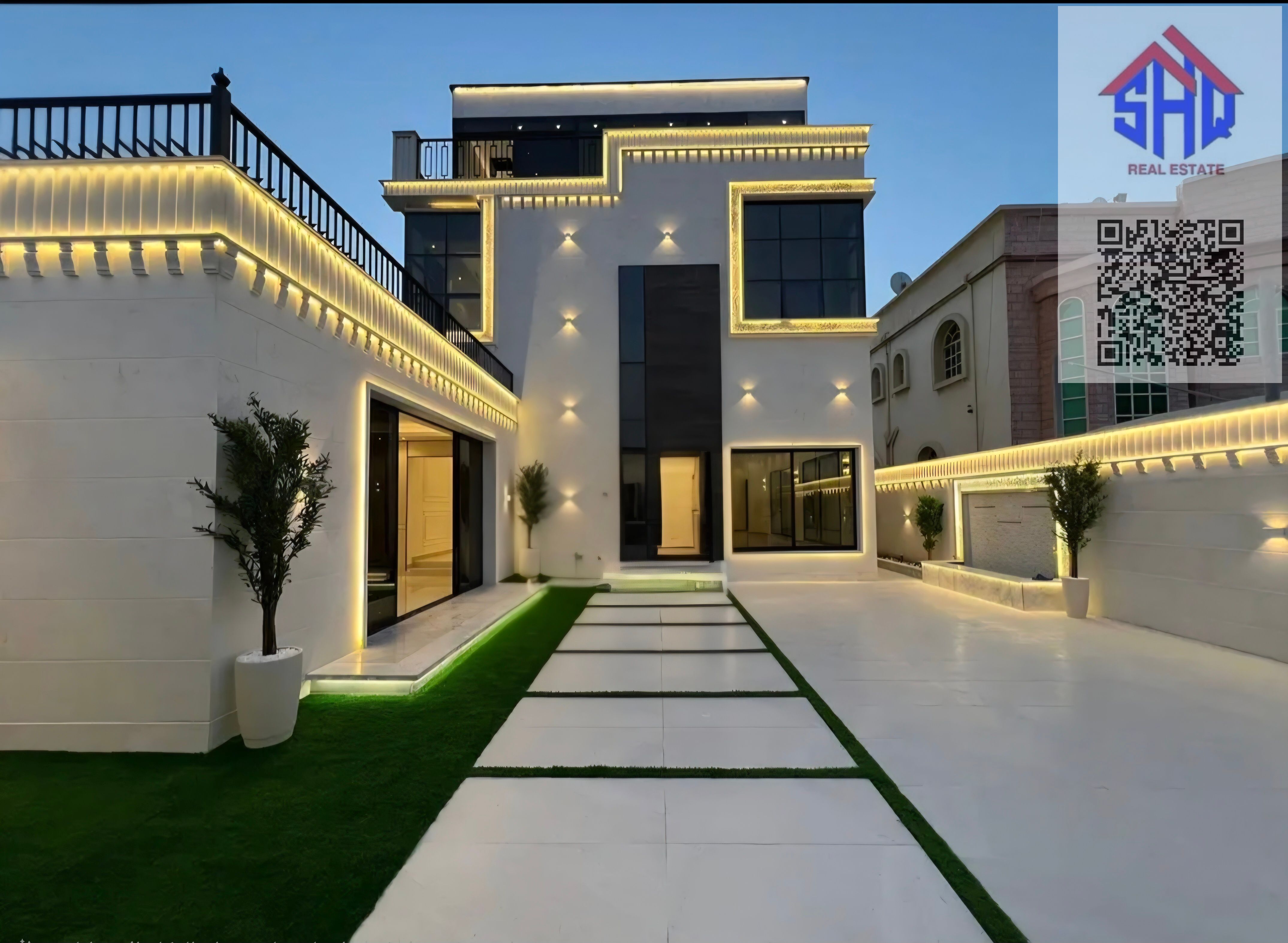 For sale: Villa in Rawda' Five bedrooms, master suites + roof terrace and dressing room, with a majlis, 2 living rooms, an external majlis, a maid's room, and a garden in the yard.